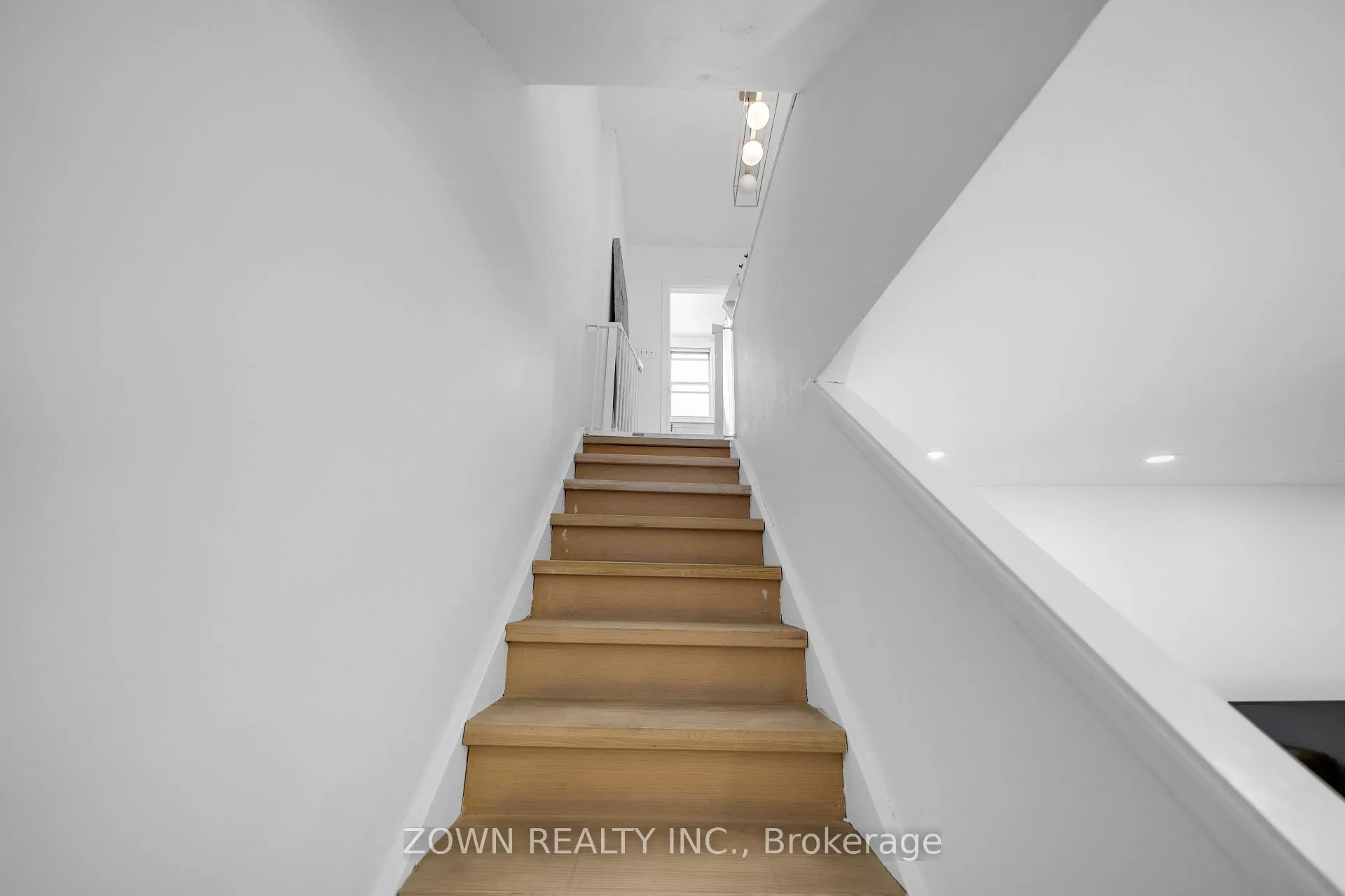 Photo 22 of 8312 Kipling Avenue, Vaughan, West Woodbridge — HOMEH