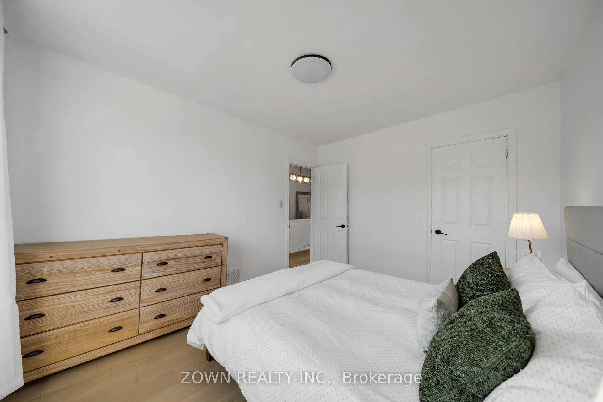 Photo 32 of 8312 Kipling Avenue, Vaughan, West Woodbridge — HOMEH