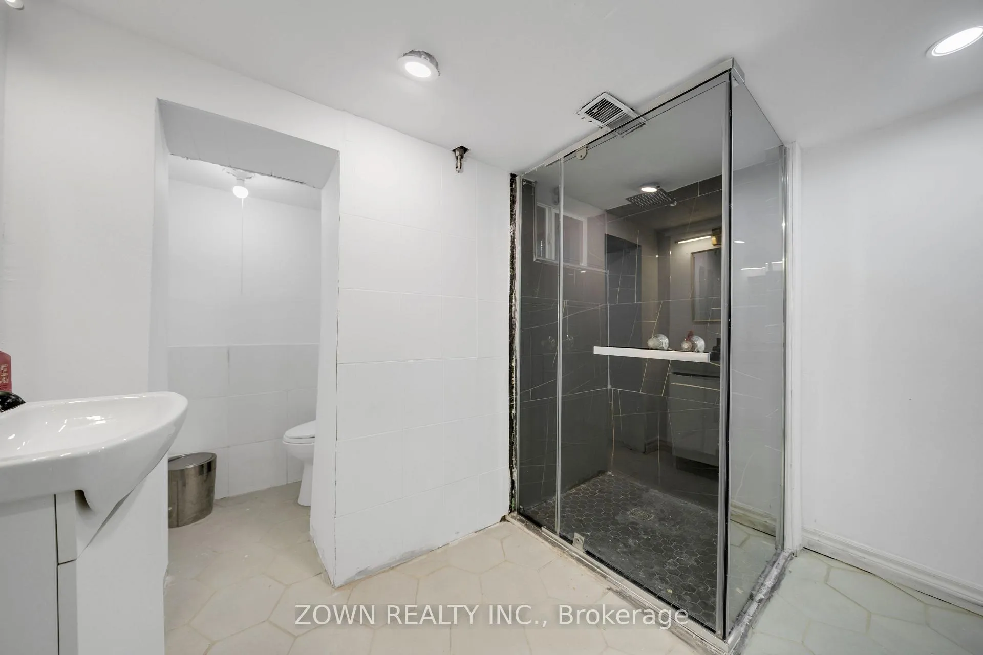 Photo 38 of 8312 Kipling Avenue, Vaughan, West Woodbridge — HOMEH