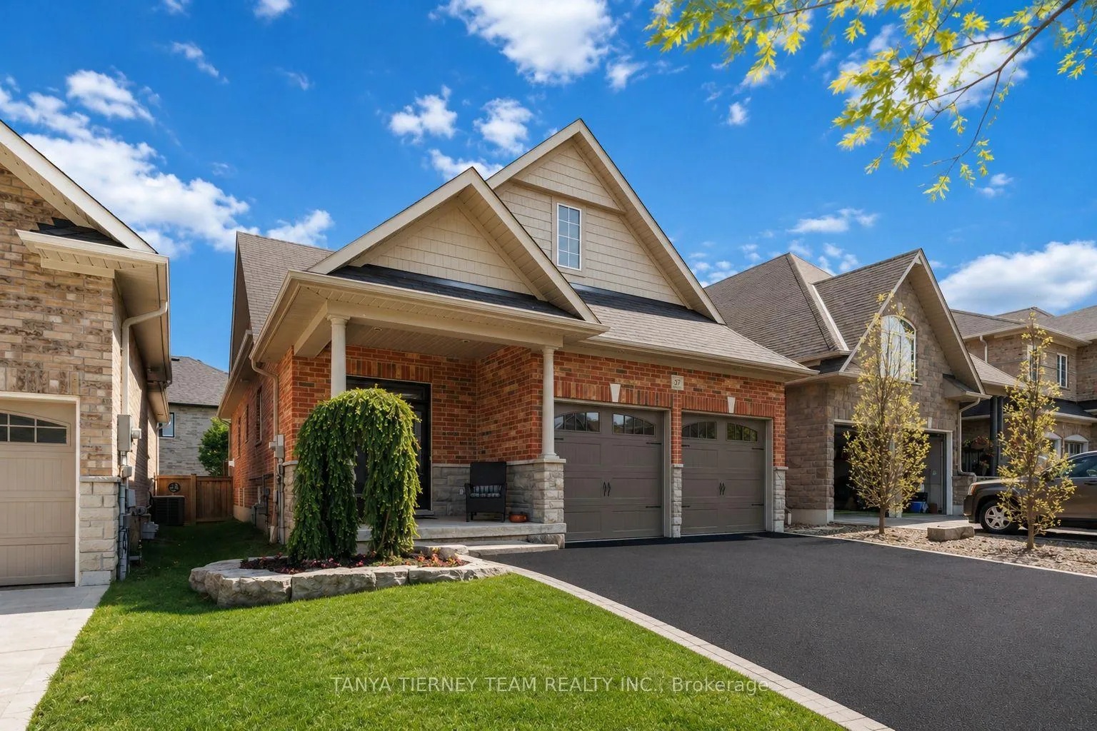 Photo 2 of 37 Nathan Avenue, Whitby, Brooklin — HOMEH