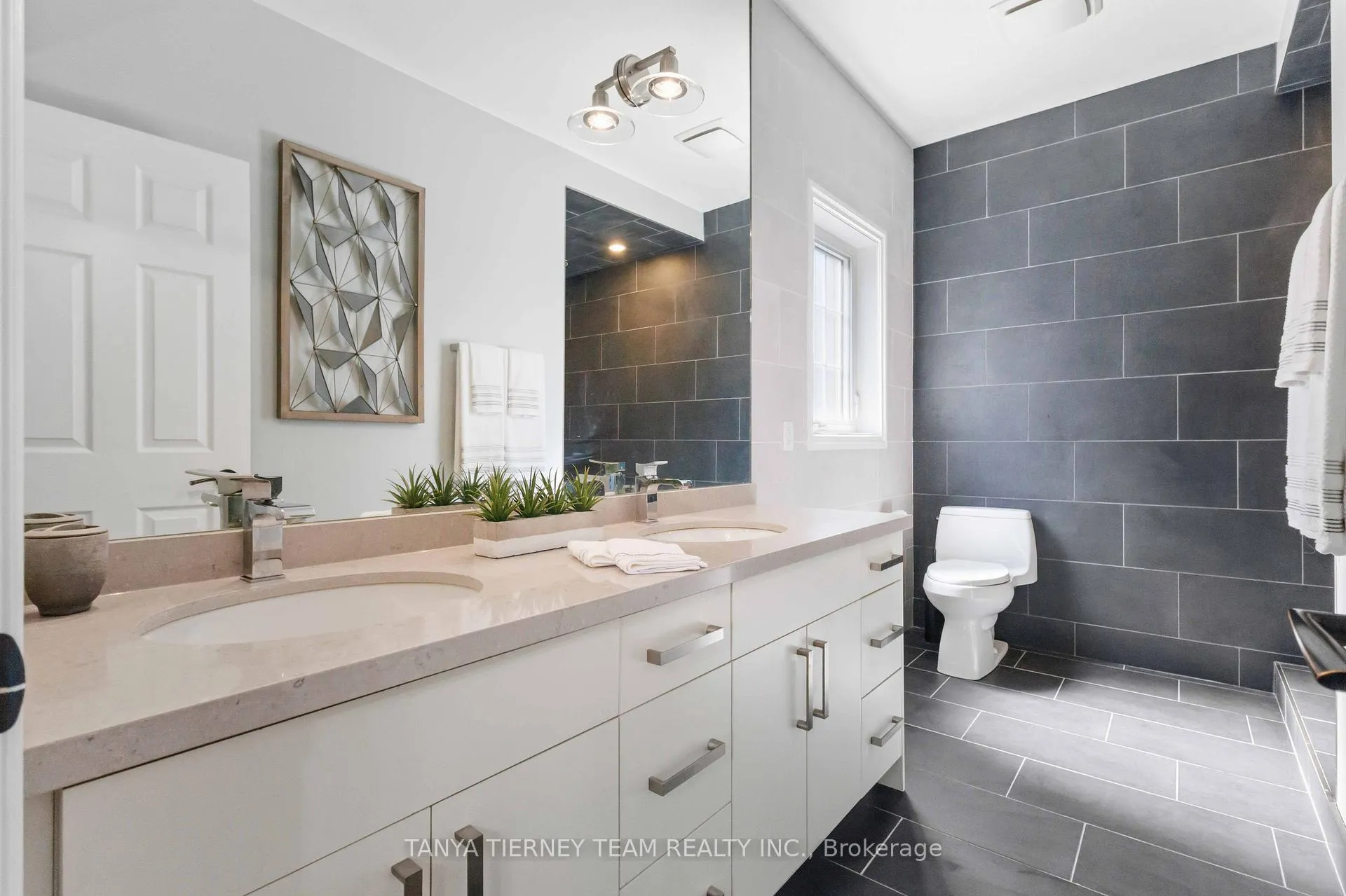 Photo 23 of 37 Nathan Avenue, Whitby, Brooklin — HOMEH