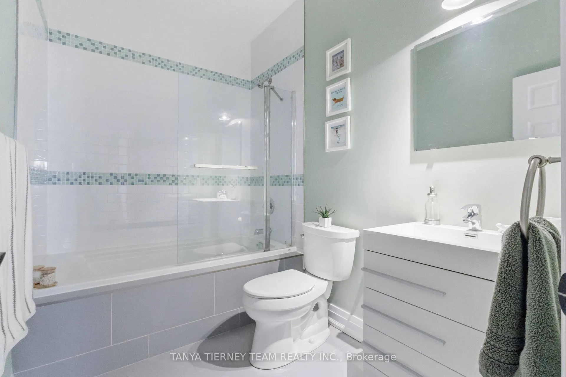 Photo 27 of 37 Nathan Avenue, Whitby, Brooklin — HOMEH