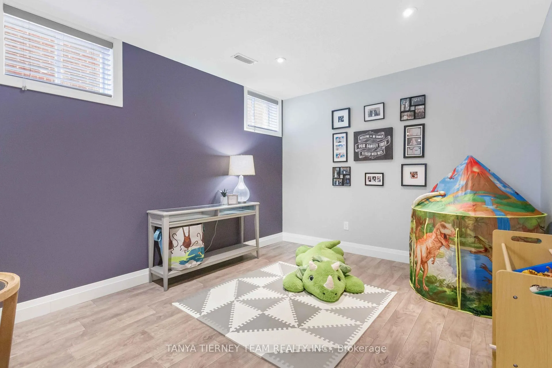 Photo 32 of 37 Nathan Avenue, Whitby, Brooklin — HOMEH