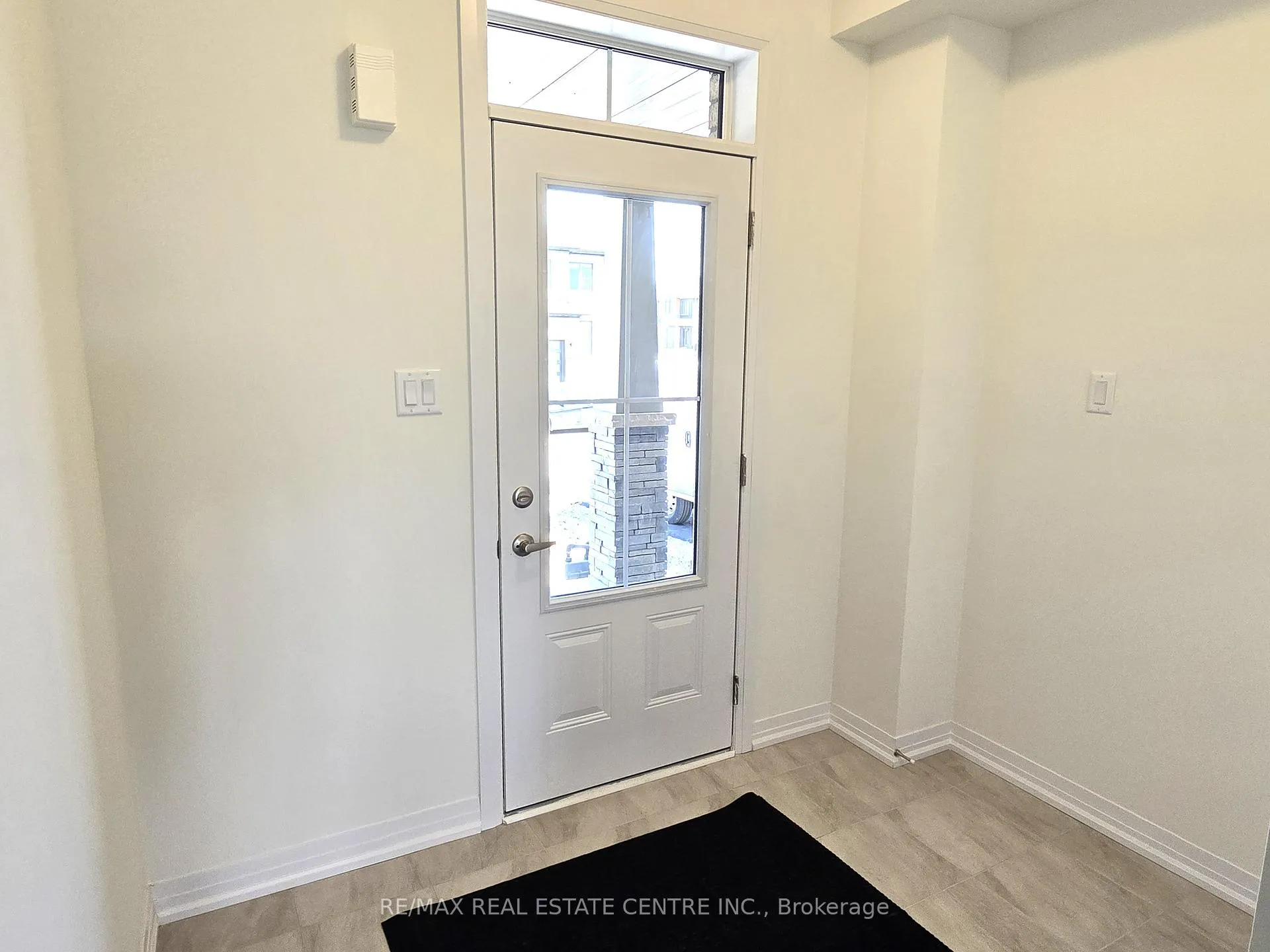 Photo 2 of 131 Brighton Lane, Thorold, Rolling Meadows — HOMEH