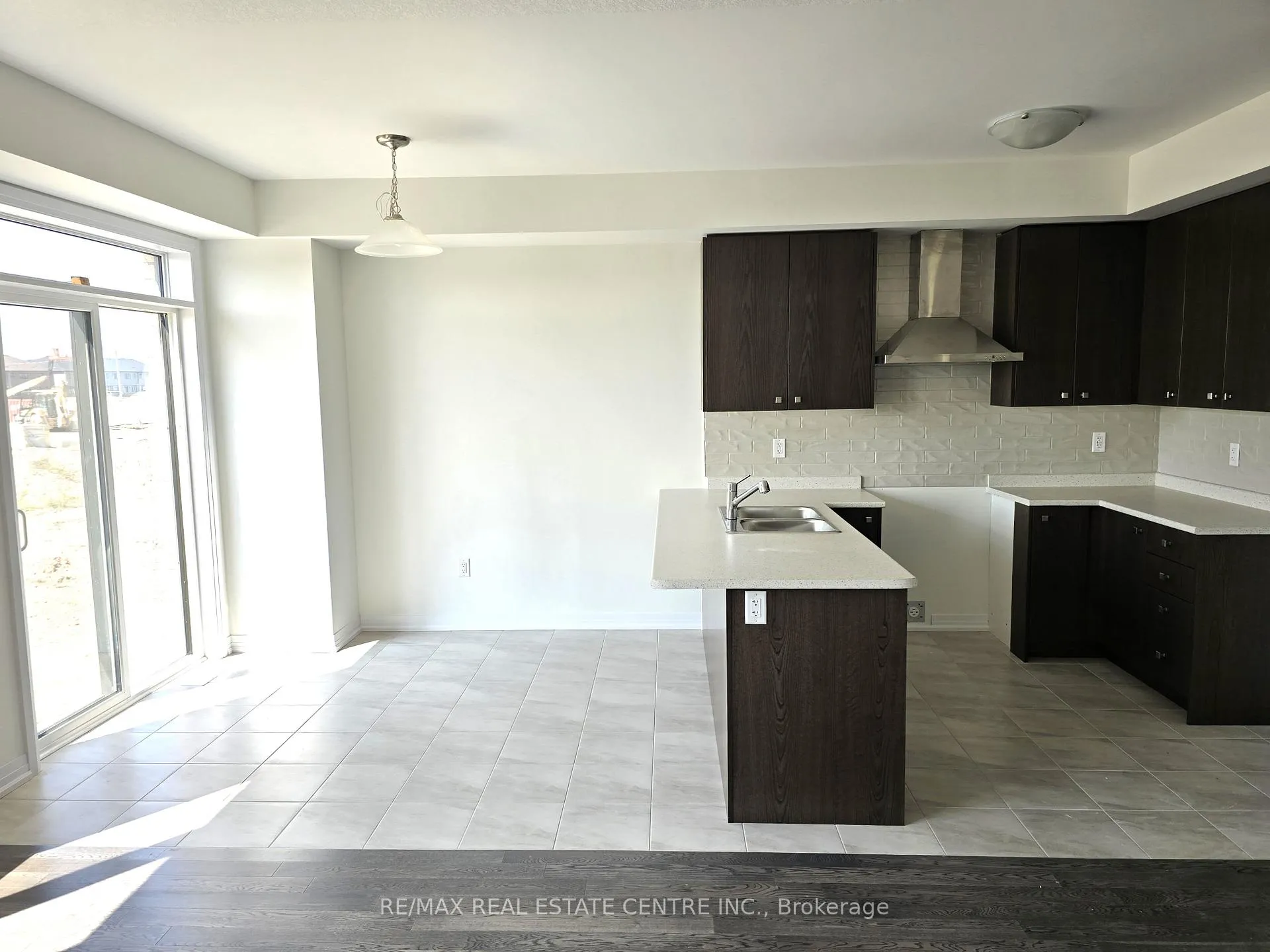 Photo 15 of 131 Brighton Lane, Thorold, Rolling Meadows — HOMEH