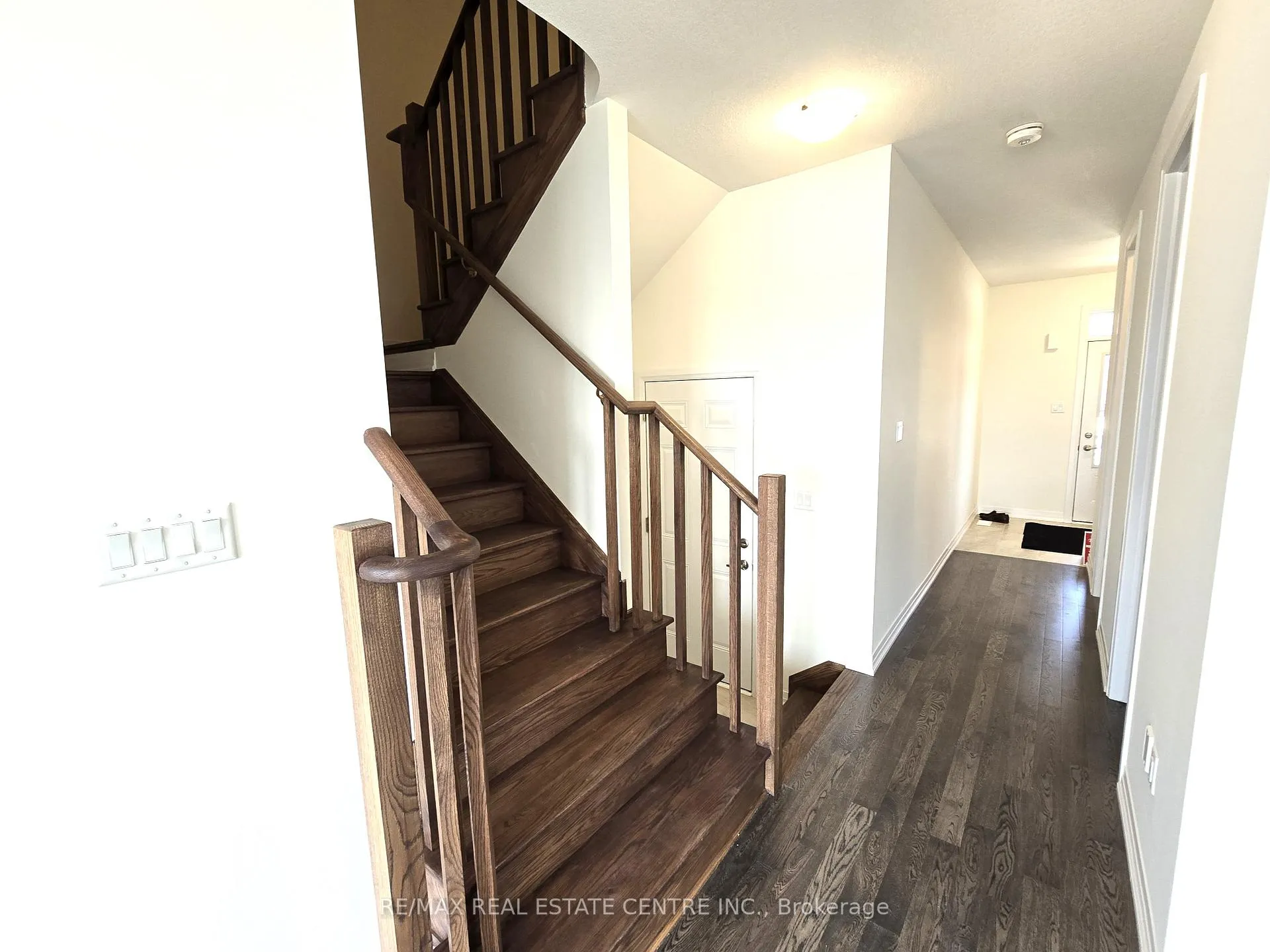 Photo 6 of 131 Brighton Lane, Thorold, Rolling Meadows — HOMEH