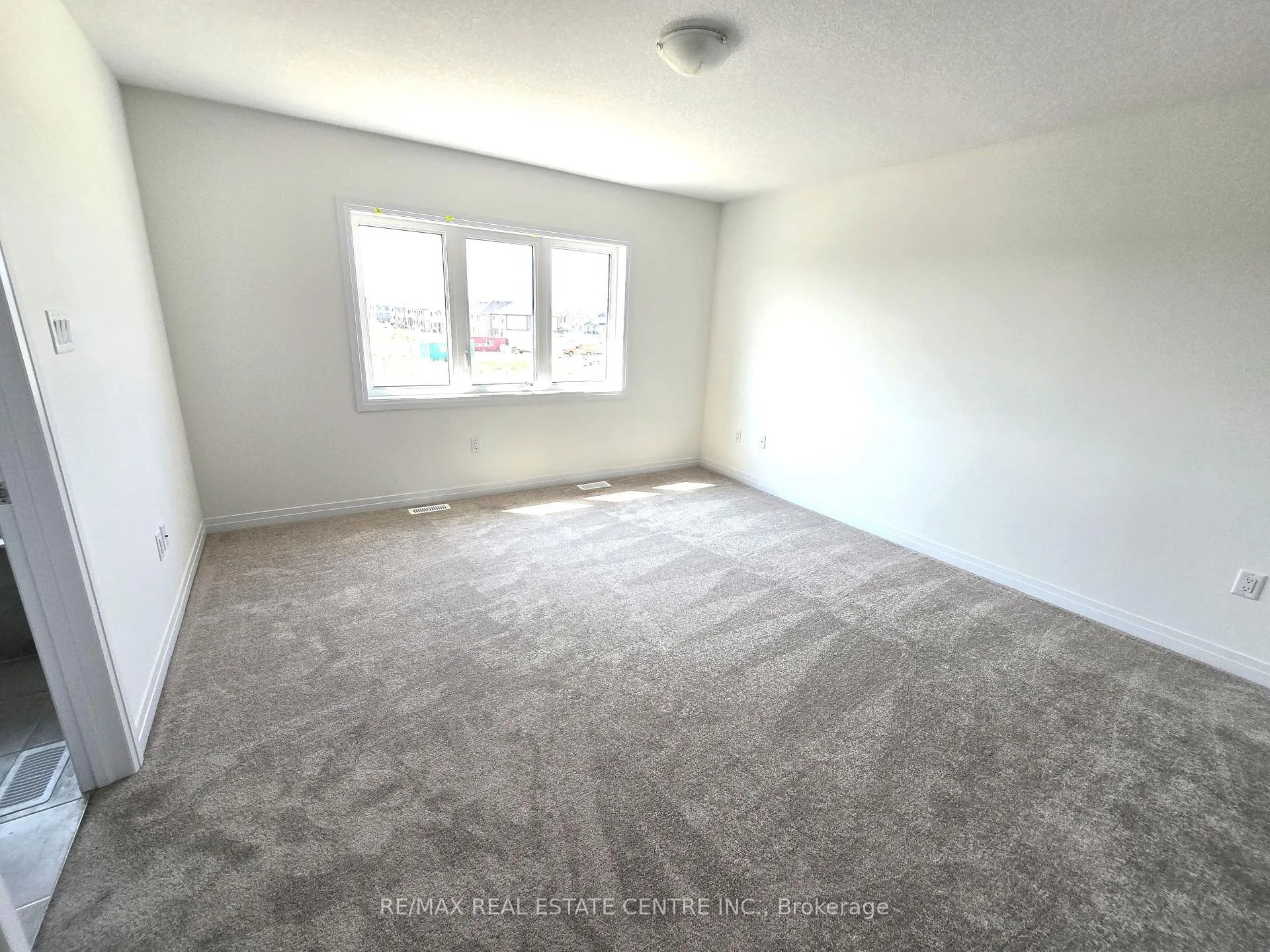Photo 8 of 131 Brighton Lane, Thorold, Rolling Meadows — HOMEH