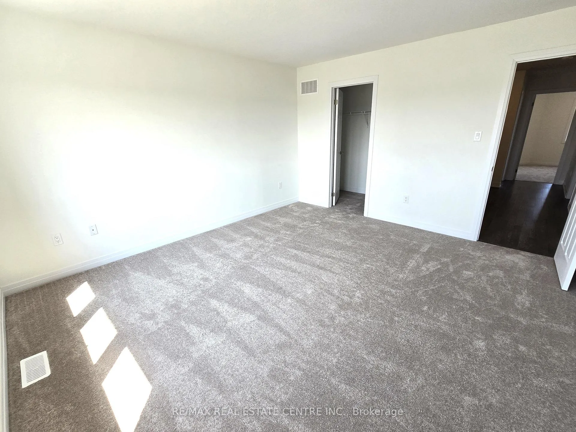 Photo 9 of 131 Brighton Lane, Thorold, Rolling Meadows — HOMEH