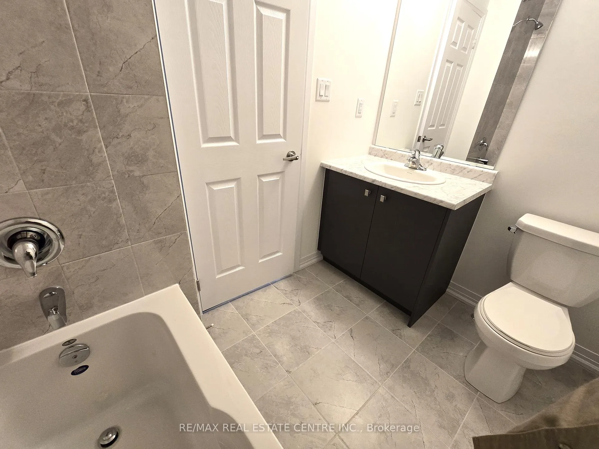 Photo 12 of 131 Brighton Lane, Thorold, Rolling Meadows — HOMEH