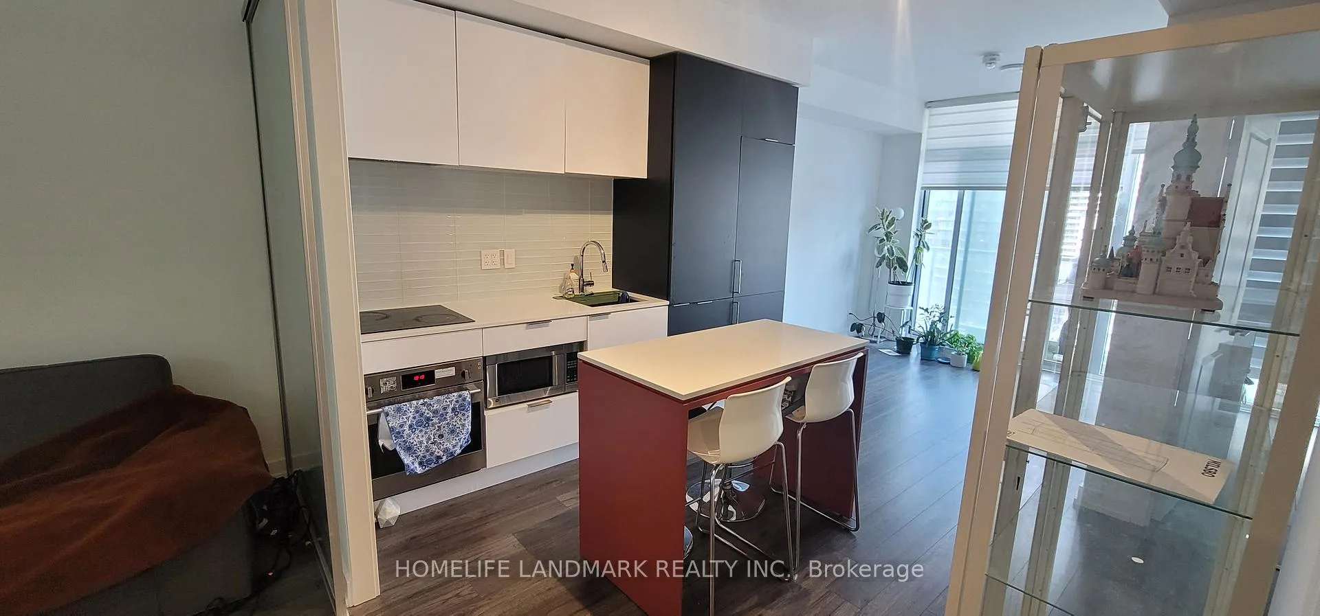 Photo 5 of Unit 1408, 33 Helendale Avenue, Toronto, Yonge-Eglinton — HOMEH