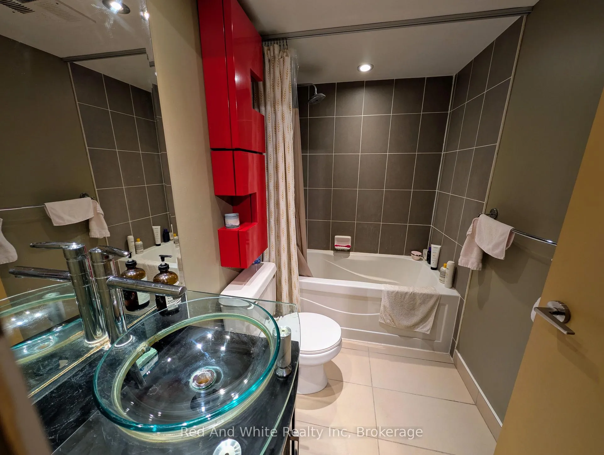 Photo 8 of Unit 401, 205 Frederick Street, Toronto, Moss Park — HOMEH