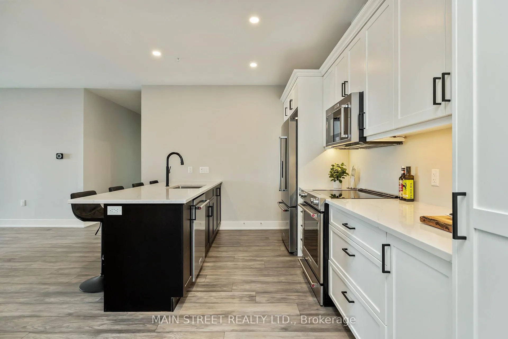 Photo 8 of Unit 203, 20 Salt Dock Road, Parry Sound — HOMEH
