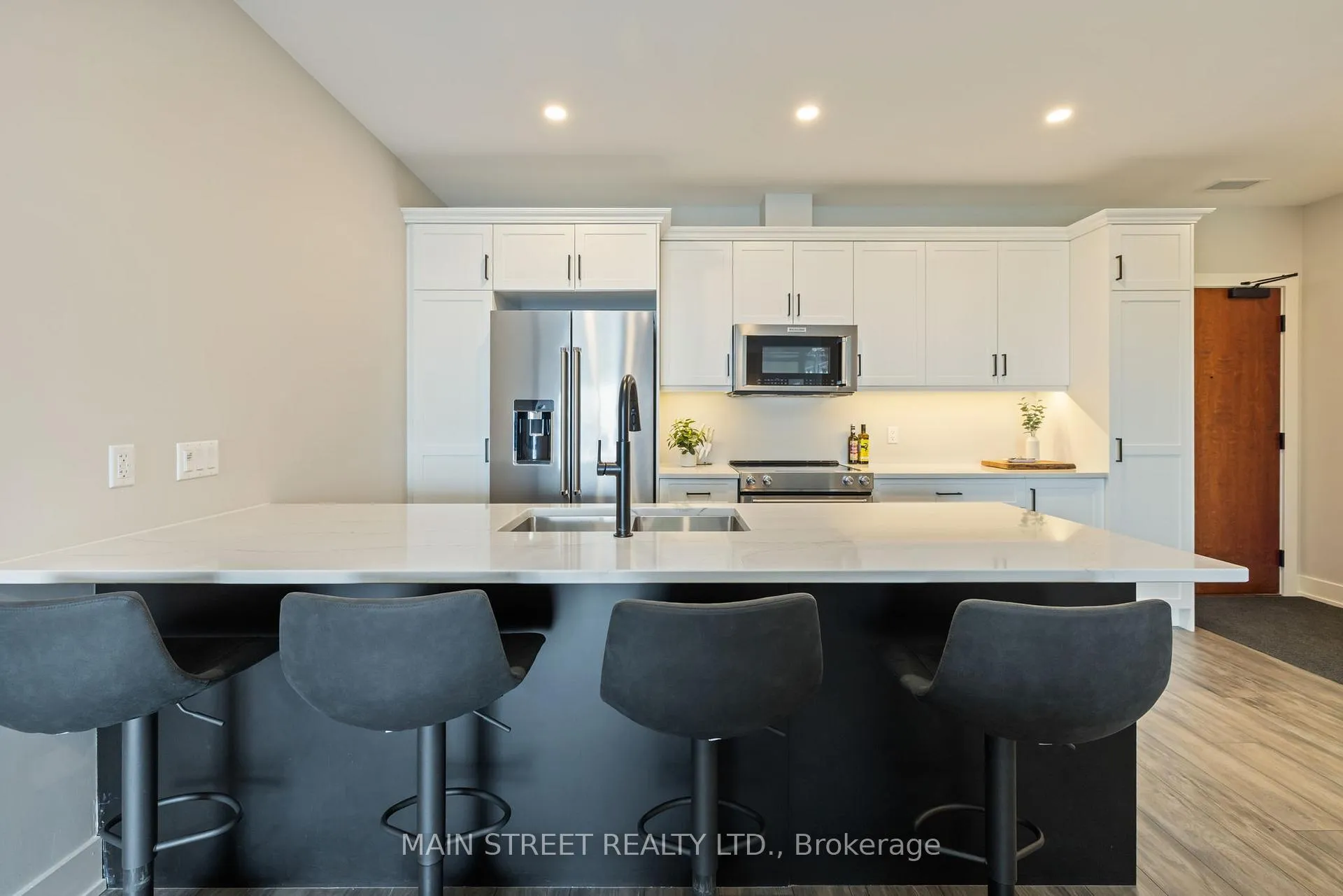 Photo 11 of Unit 203, 20 Salt Dock Road, Parry Sound — HOMEH