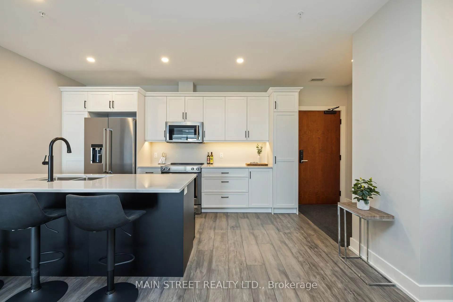 Photo 12 of Unit 203, 20 Salt Dock Road, Parry Sound — HOMEH