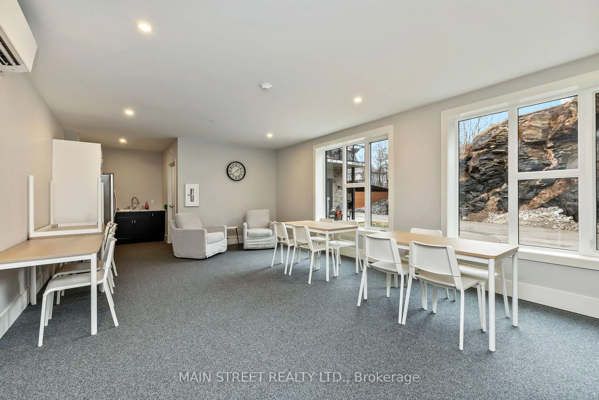 Photo 37 of Unit 203, 20 Salt Dock Road, Parry Sound — HOMEH