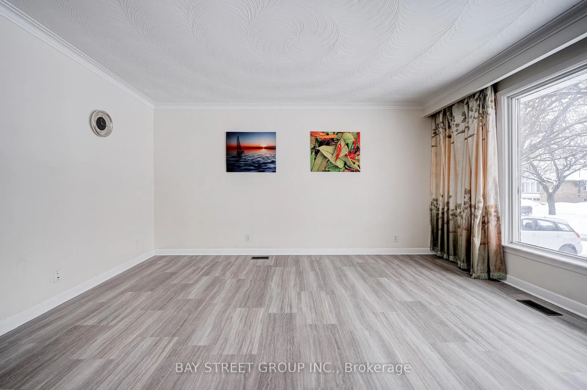 Photo 10 of 26 Benway Drive, Etobicoke, Rexdale-Kipling — HOMEH