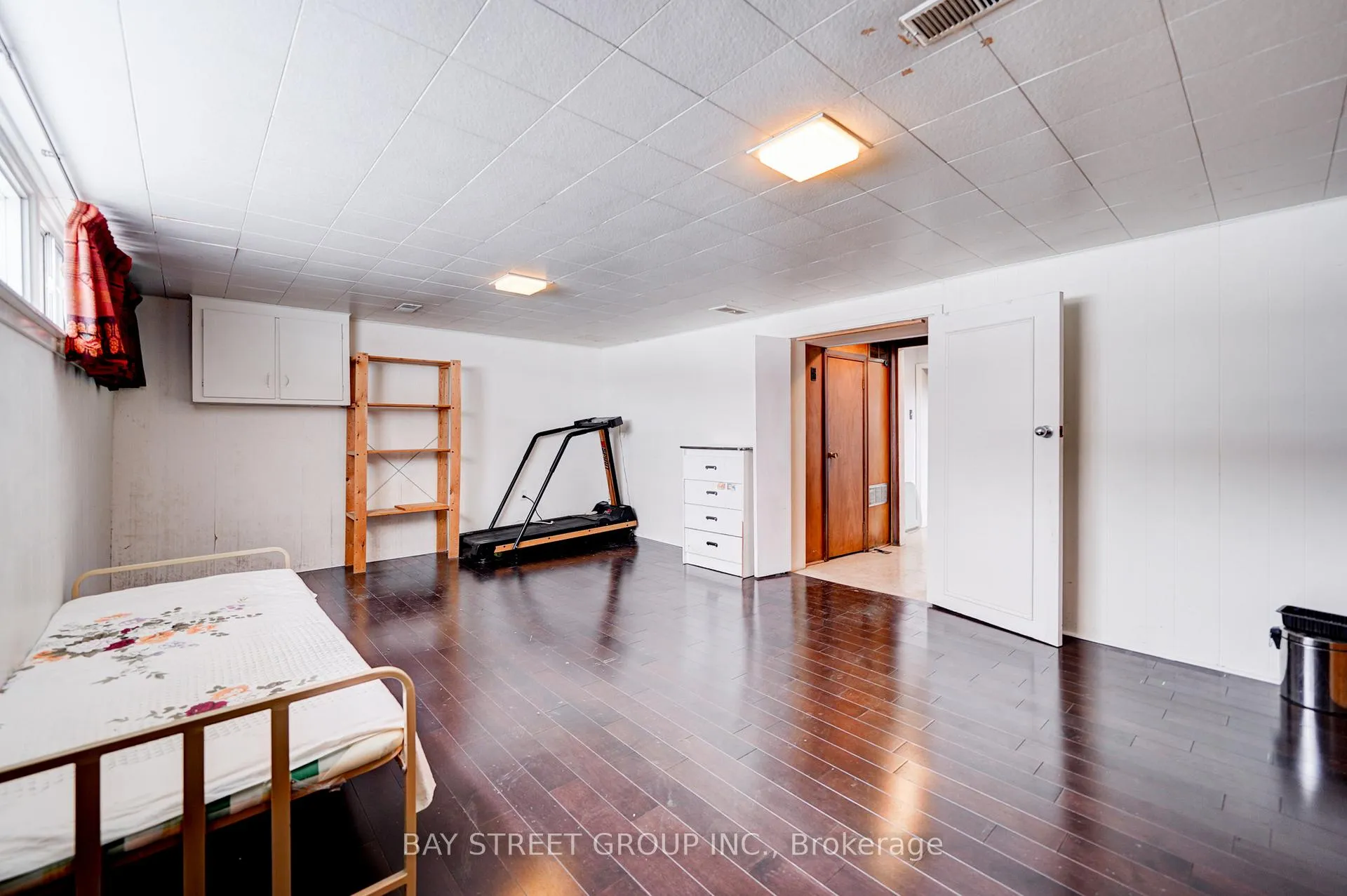 Photo 25 of 26 Benway Drive, Etobicoke, Rexdale-Kipling — HOMEH