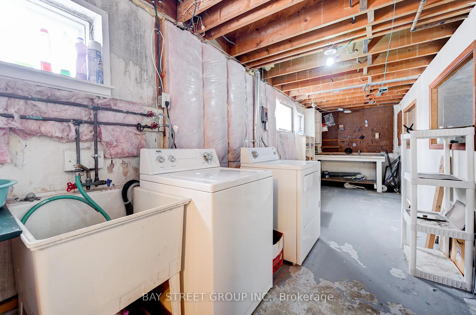 Photo 31 of 26 Benway Drive, Etobicoke, Rexdale-Kipling — HOMEH