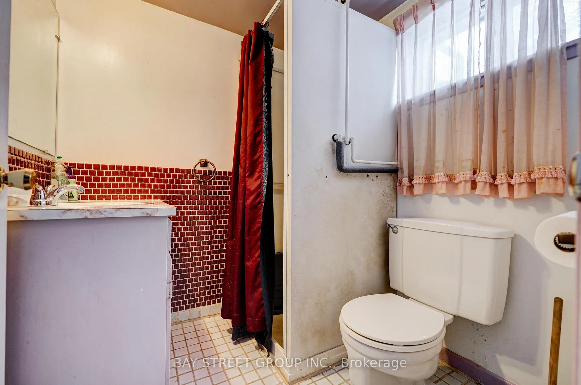Photo 32 of 26 Benway Drive, Etobicoke, Rexdale-Kipling — HOMEH