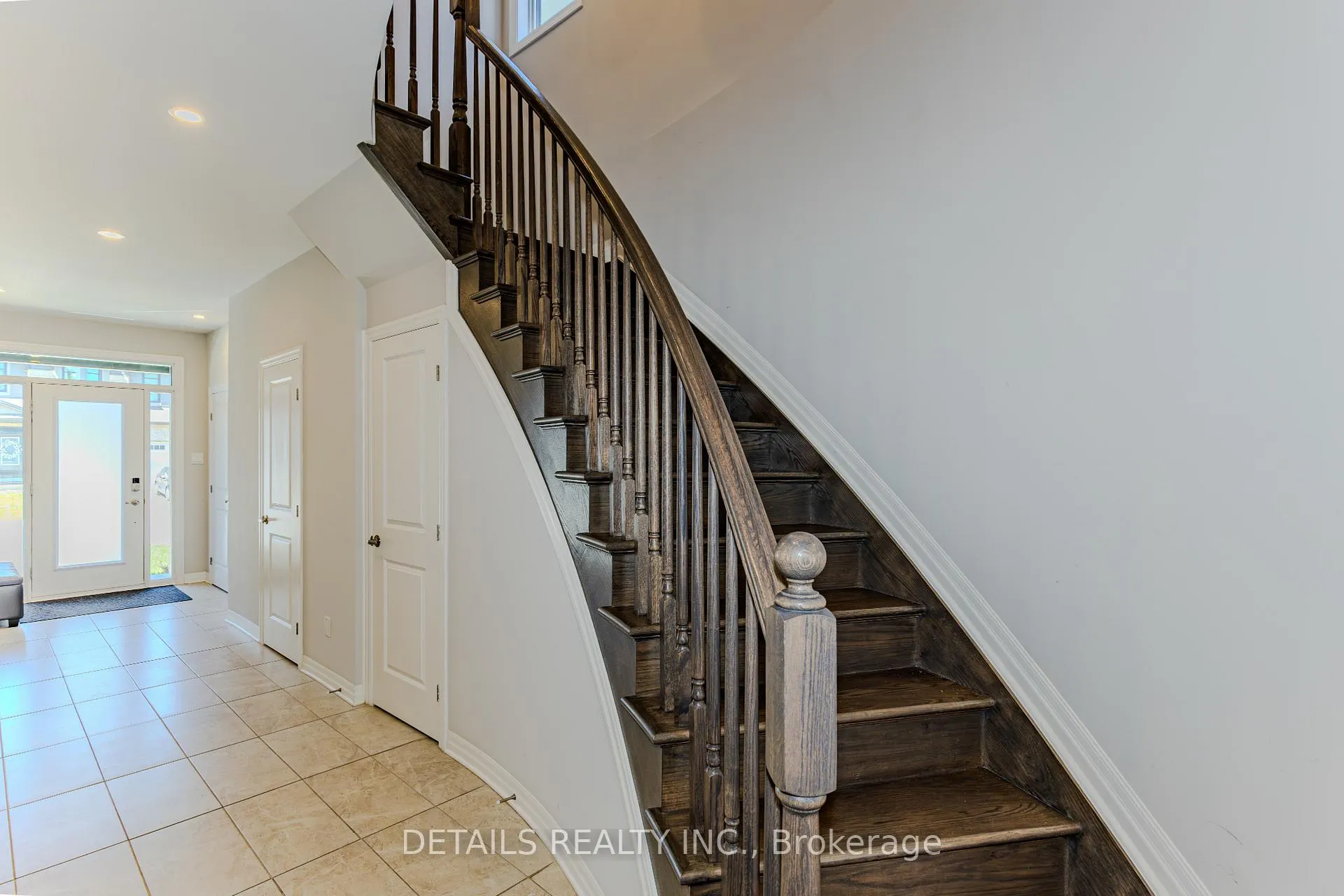 Photo 16 of 276 Avro Circle, Ottawa, CFB Rockcliffe and Area — HOMEH