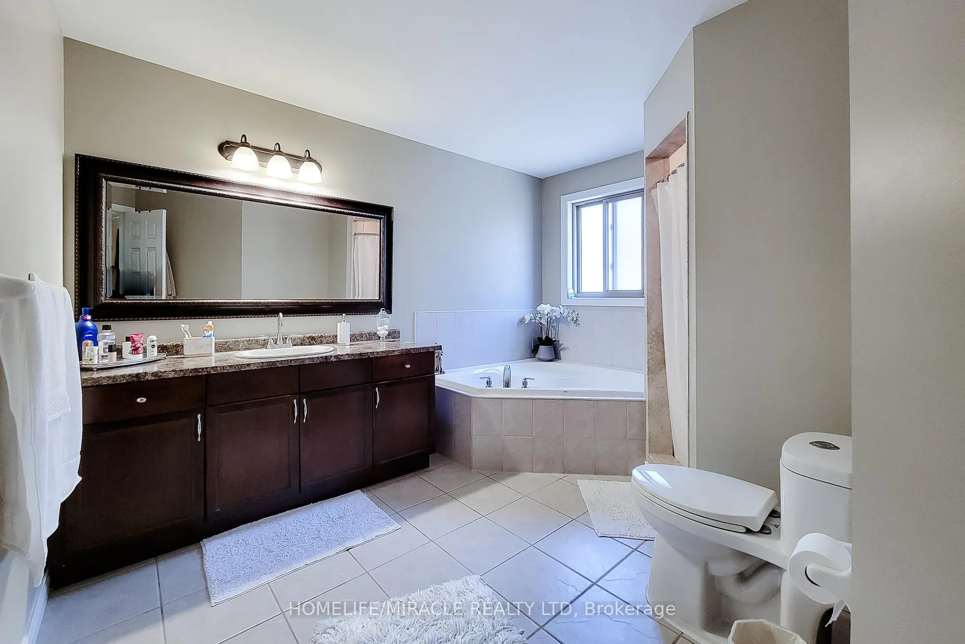 Photo 28 of 197 Cloverleaf Drive, Hamilton, Meadowlands — HOMEH