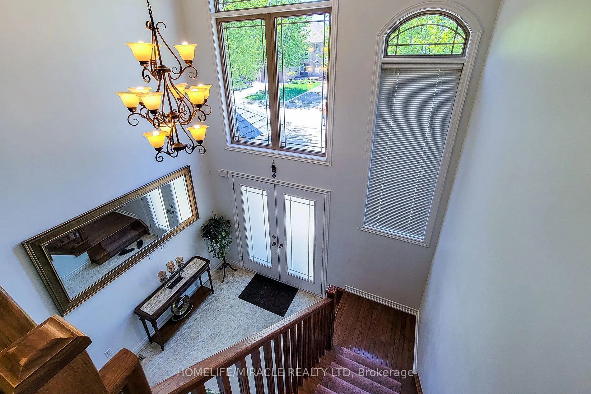 Photo 5 of 197 Cloverleaf Drive, Hamilton, Meadowlands — HOMEH