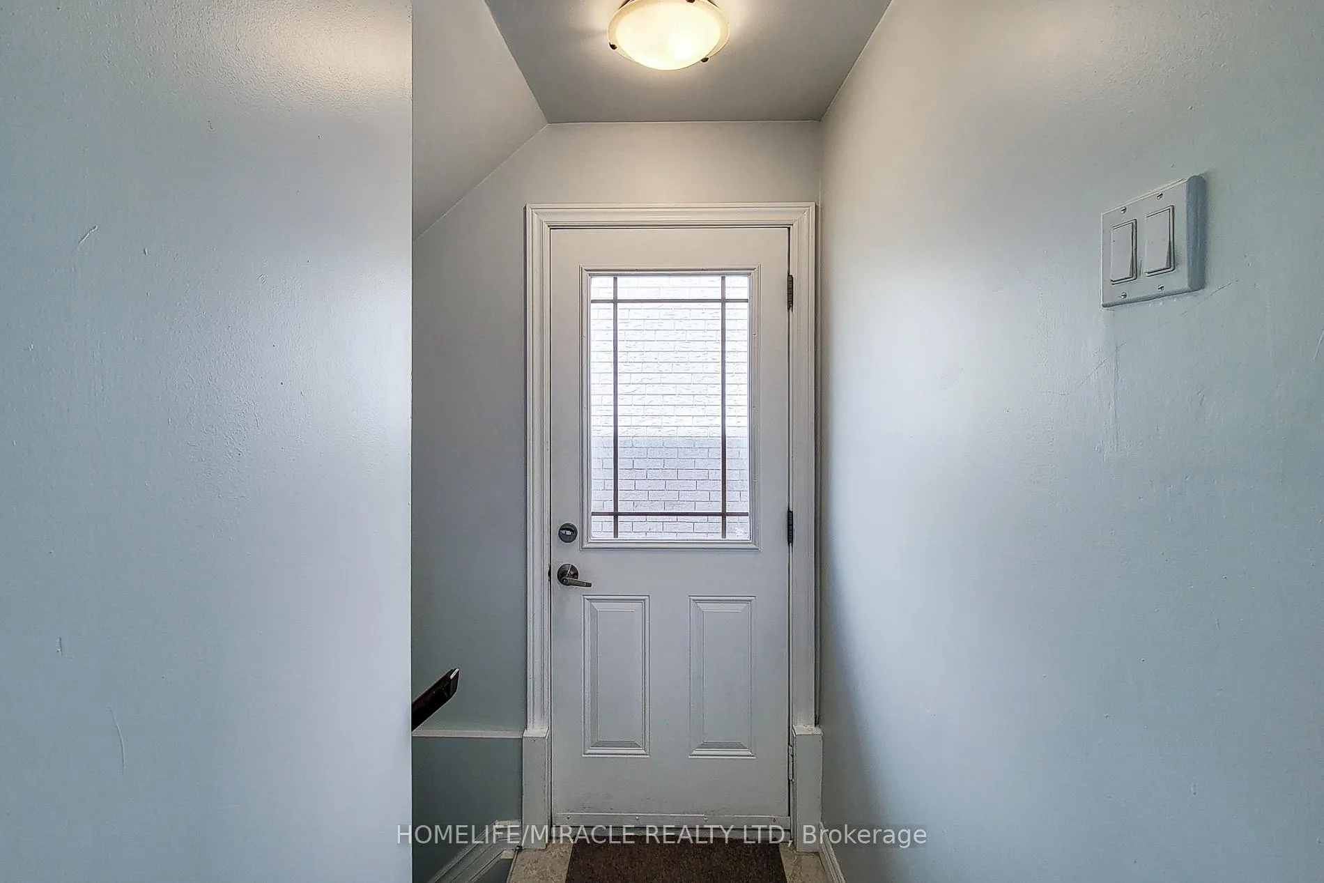 Photo 38 of 197 Cloverleaf Drive, Hamilton, Meadowlands — HOMEH