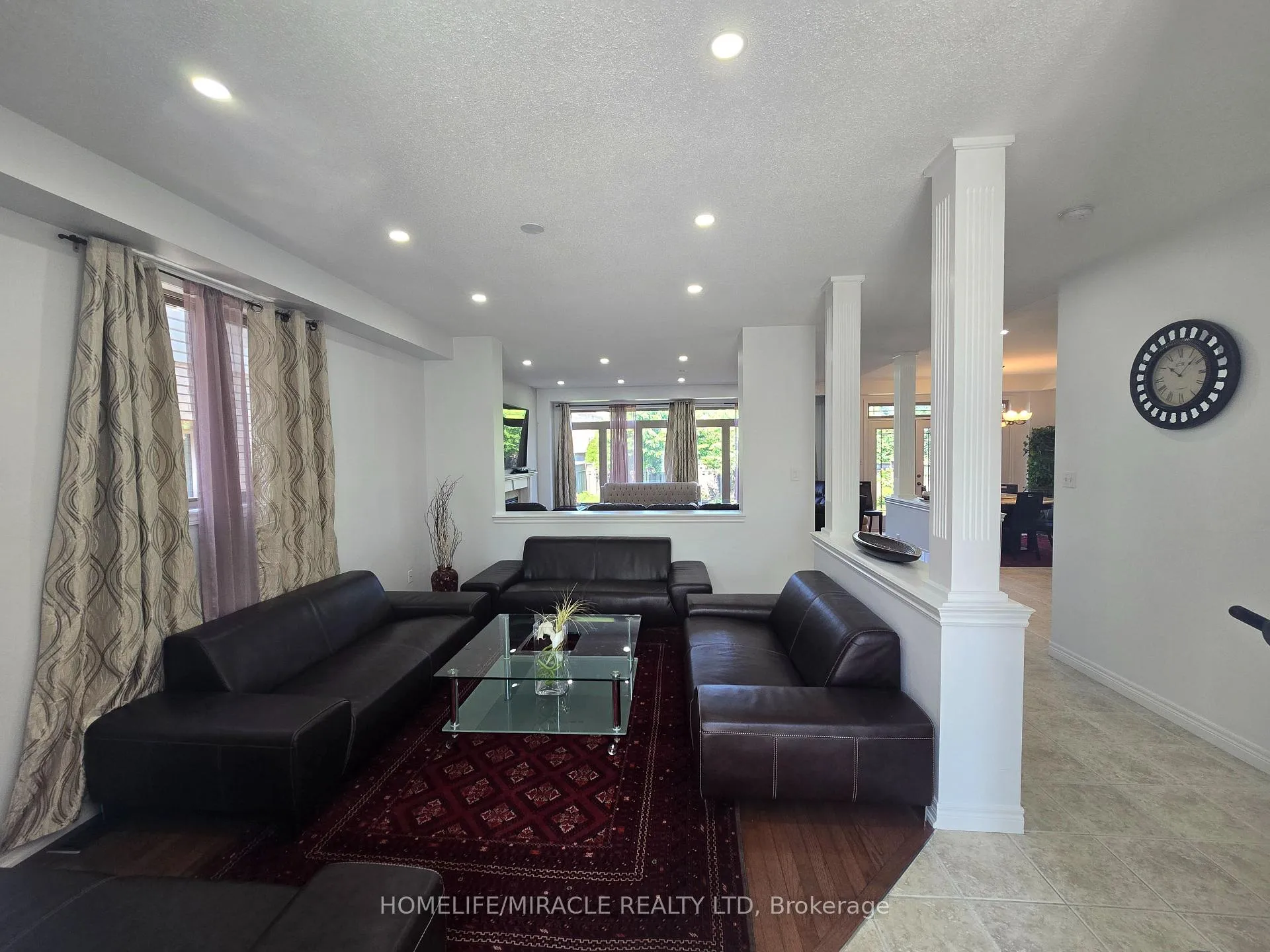 Photo 9 of 197 Cloverleaf Drive, Hamilton, Meadowlands — HOMEH