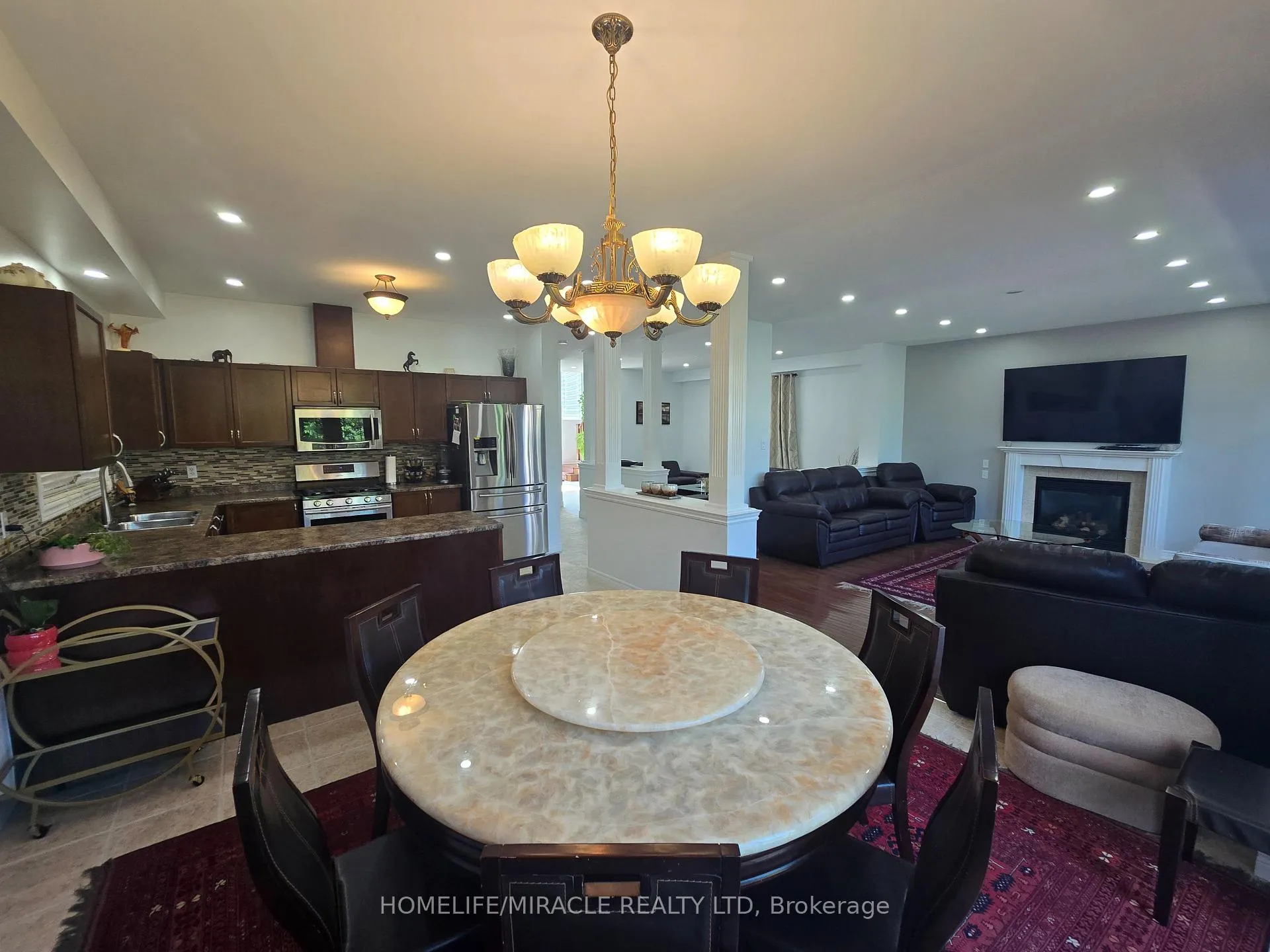 Photo 17 of 197 Cloverleaf Drive, Hamilton, Meadowlands — HOMEH