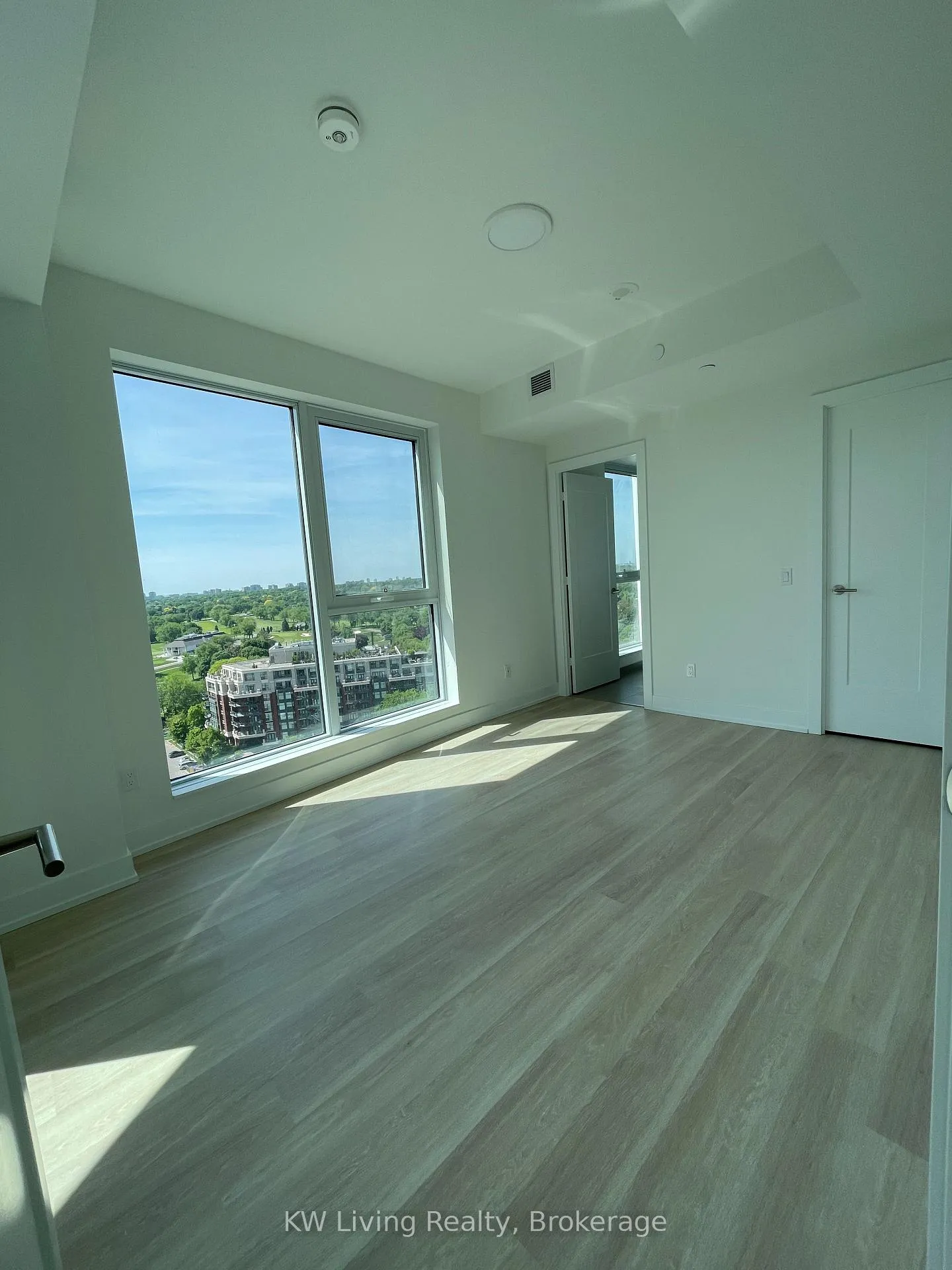 Photo 4 of Unit 1712, 25 Cordova Avenue, Etobicoke, Islington-City Centre West — HOMEH