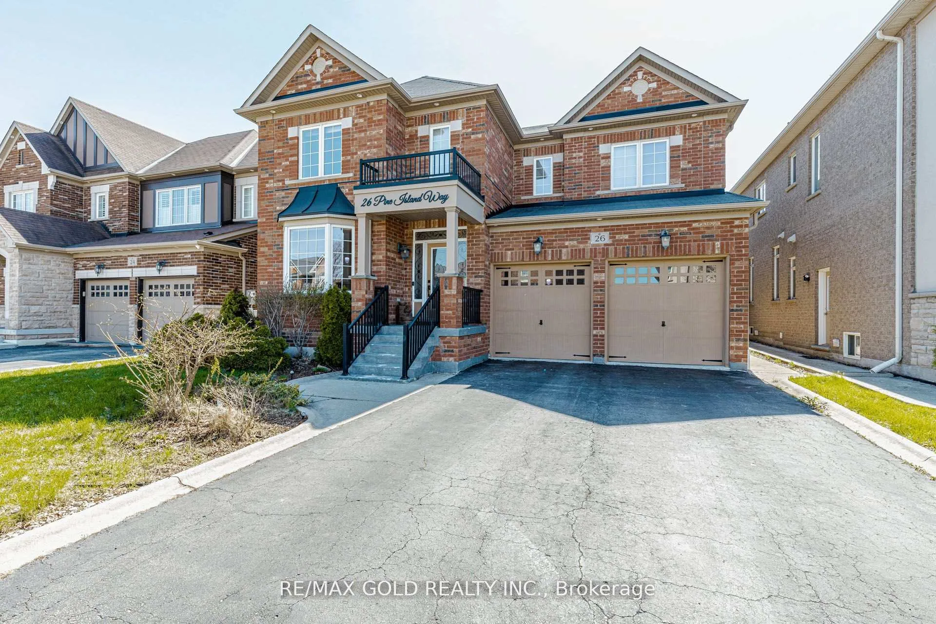 Front of 26 Pine Island Way