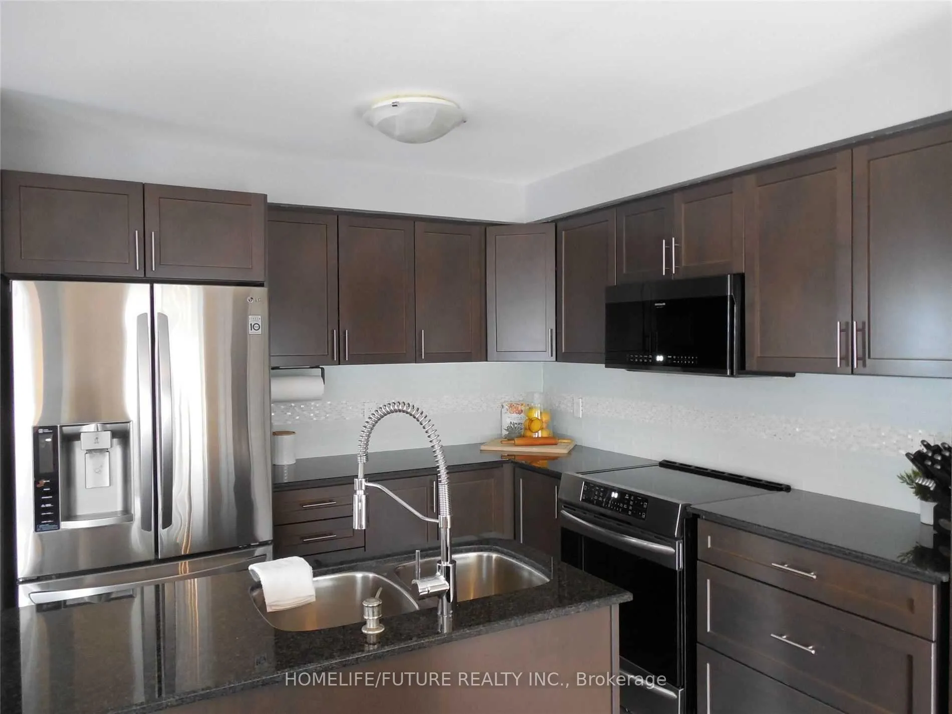 Photo 8 of 68 Richard Davies Crescent, Clarington, Bowmanville — HOMEH