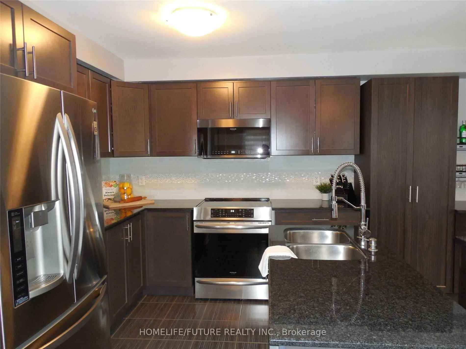 Photo 9 of 68 Richard Davies Crescent, Clarington, Bowmanville — HOMEH