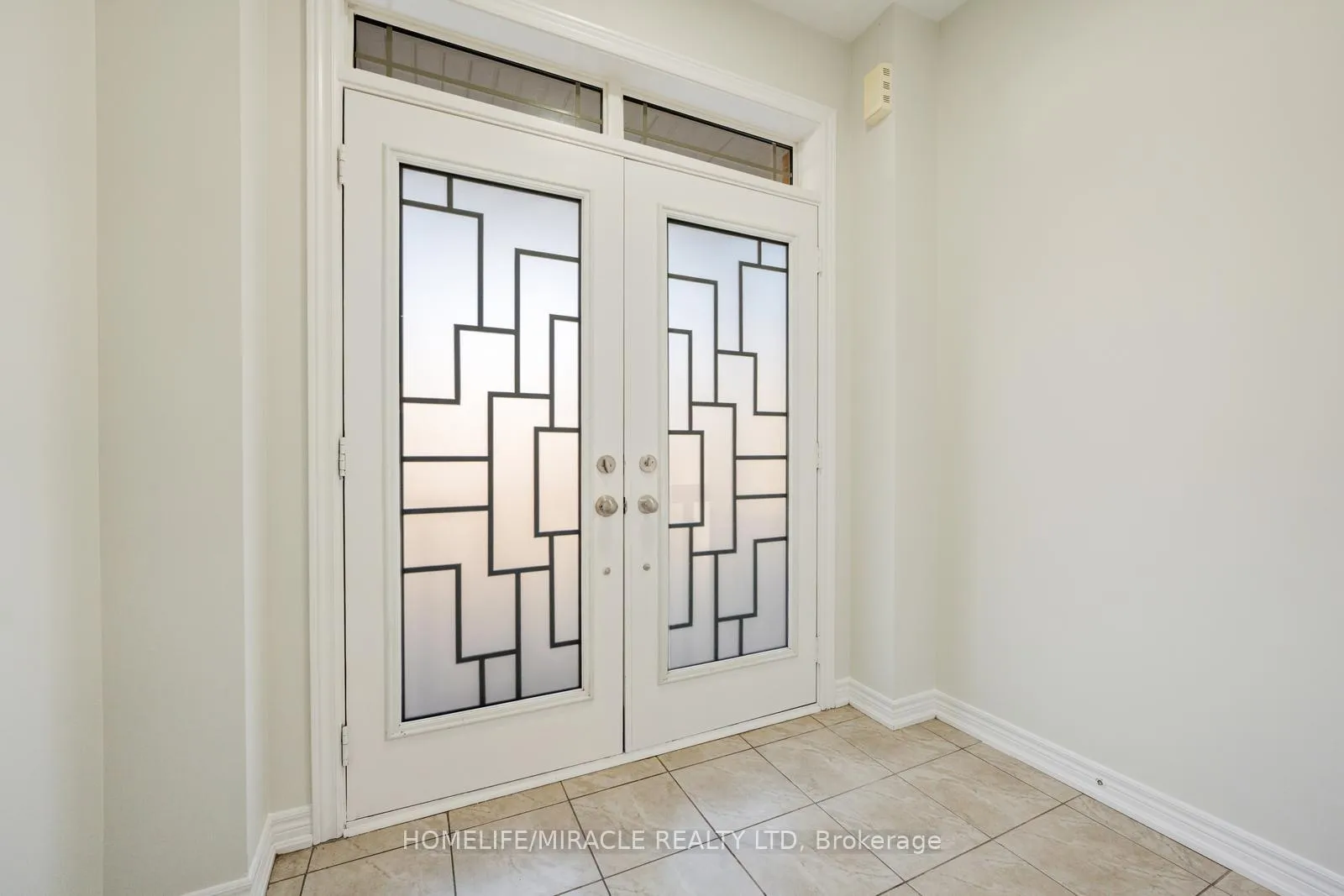 Photo 2 of 40 Swanton Road, Brampton, Credit Valley — HOMEH