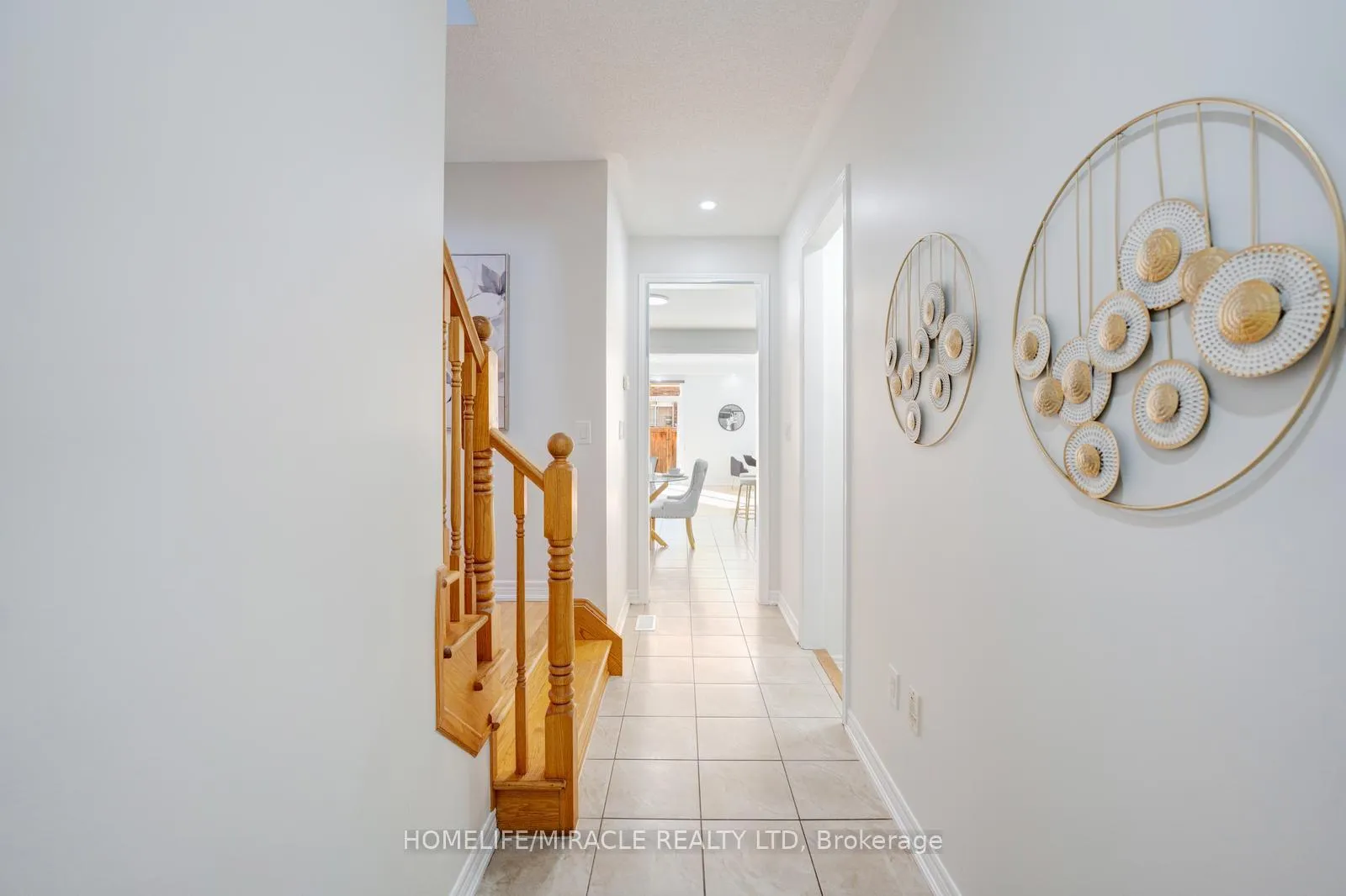 Photo 3 of 40 Swanton Road, Brampton, Credit Valley — HOMEH