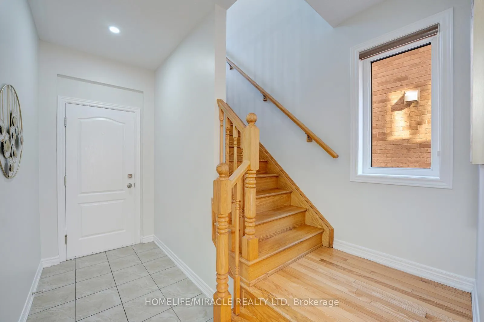 Photo 4 of 40 Swanton Road, Brampton, Credit Valley — HOMEH