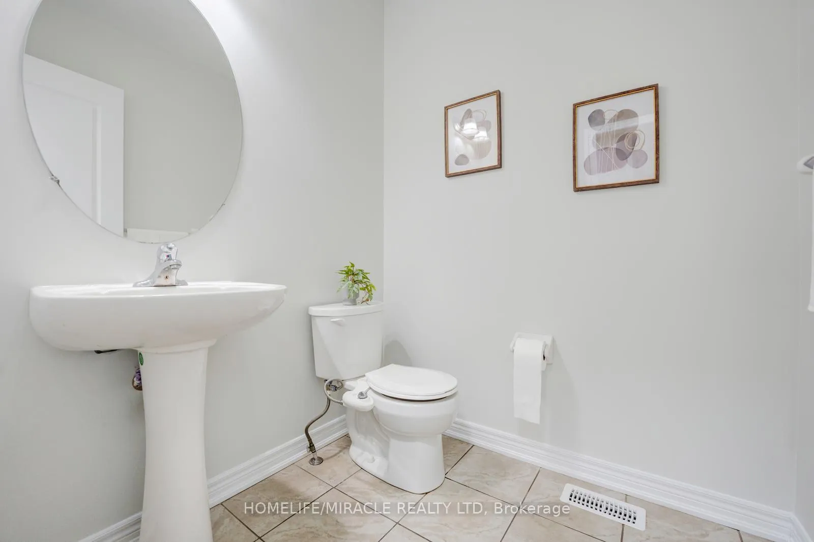 Photo 6 of 40 Swanton Road, Brampton, Credit Valley — HOMEH