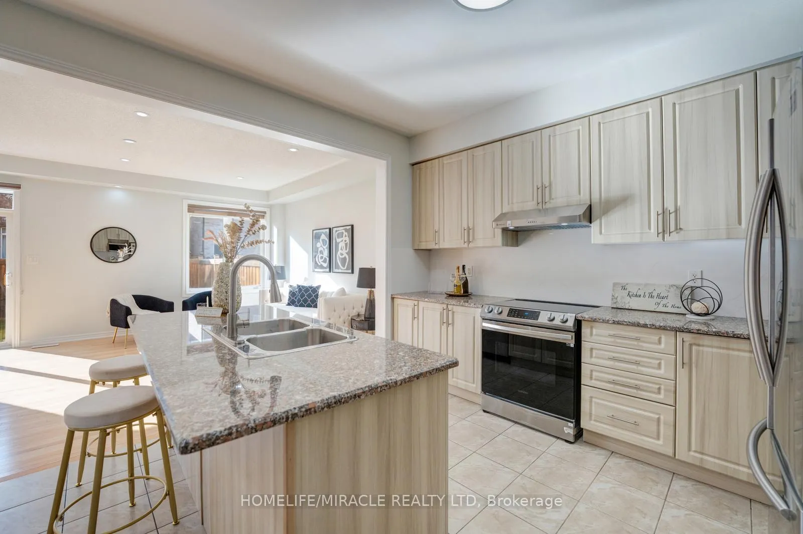 Photo 10 of 40 Swanton Road, Brampton, Credit Valley — HOMEH