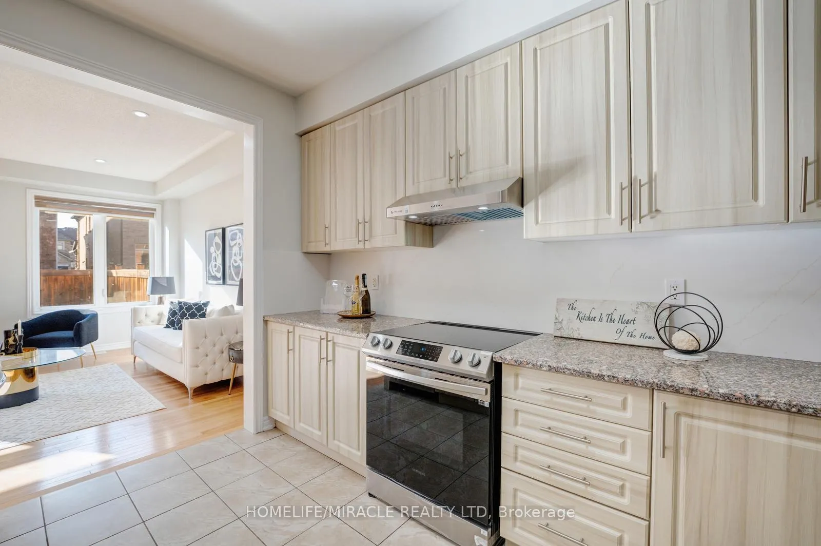 Photo 11 of 40 Swanton Road, Brampton, Credit Valley — HOMEH