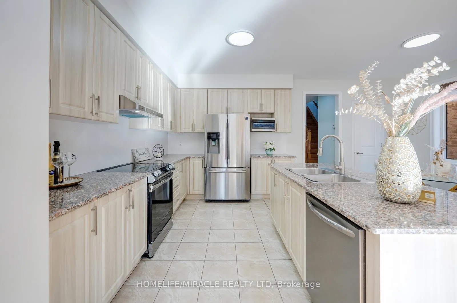 Photo 12 of 40 Swanton Road, Brampton, Credit Valley — HOMEH