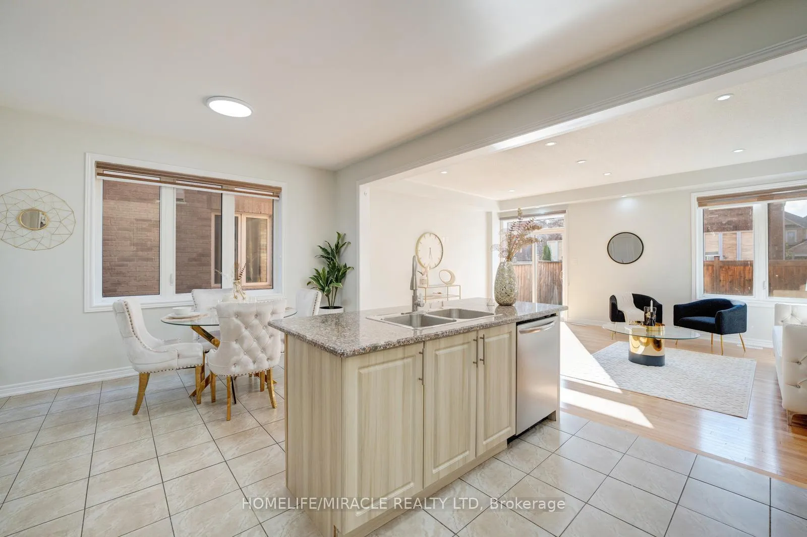 Photo 13 of 40 Swanton Road, Brampton, Credit Valley — HOMEH