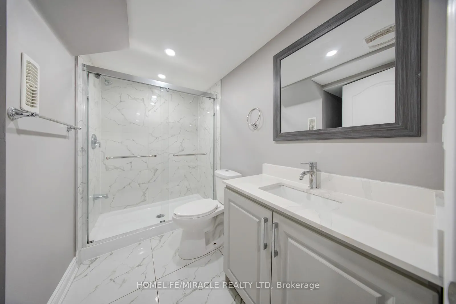 Photo 44 of 40 Swanton Road, Brampton, Credit Valley — HOMEH