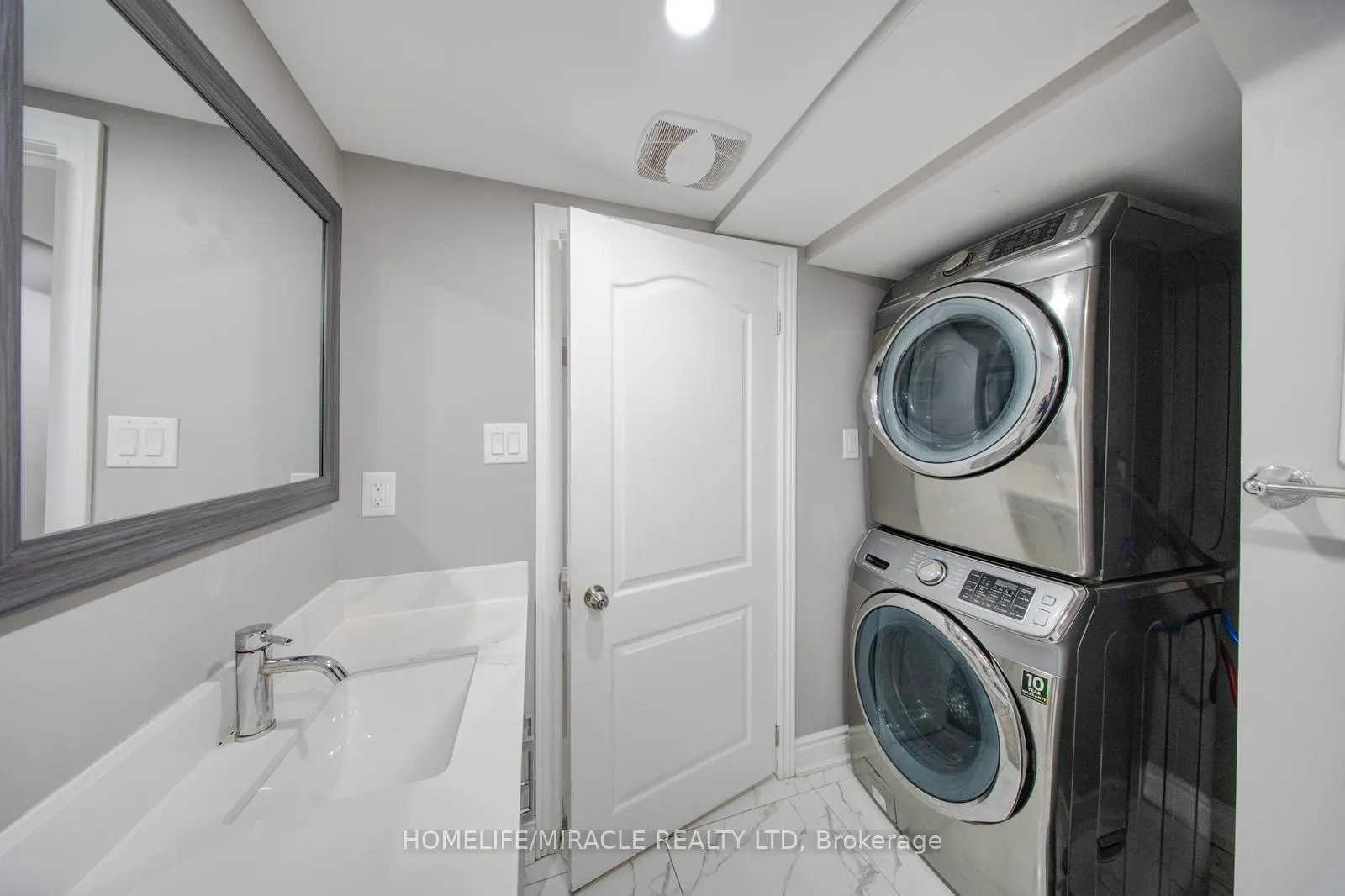 Photo 45 of 40 Swanton Road, Brampton, Credit Valley — HOMEH