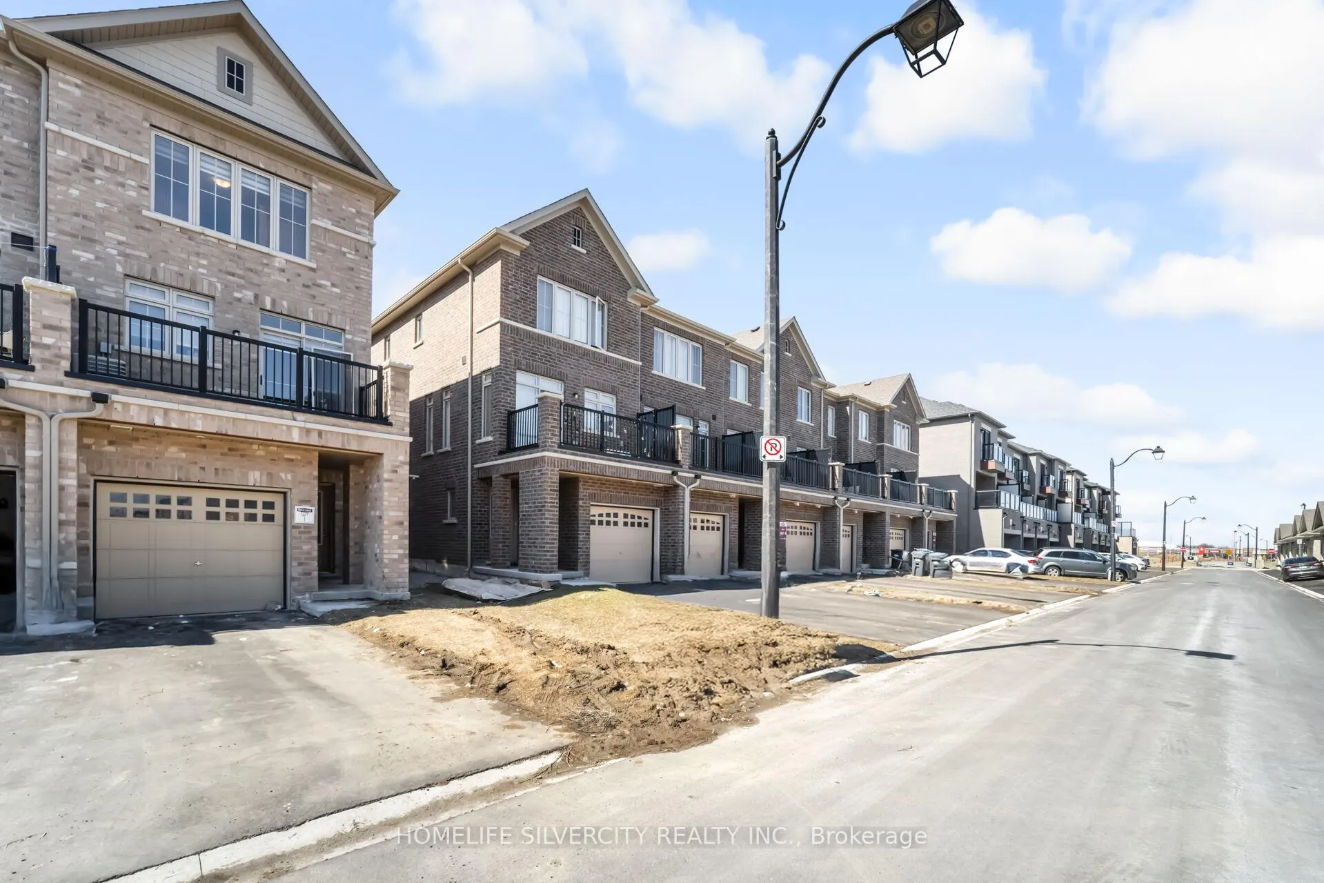 Photo 44 of 357 Inspire Boulevard, Brampton, Sandringham-Wellington North — HOMEH