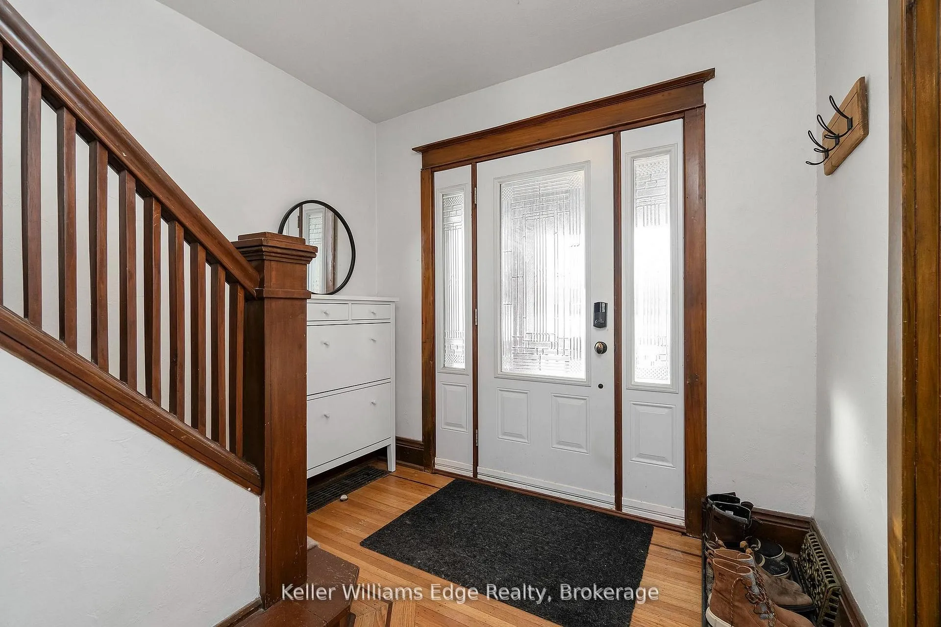 Photo 4 of 37 Wexford Avenue S, Hamilton, Delta — HOMEH