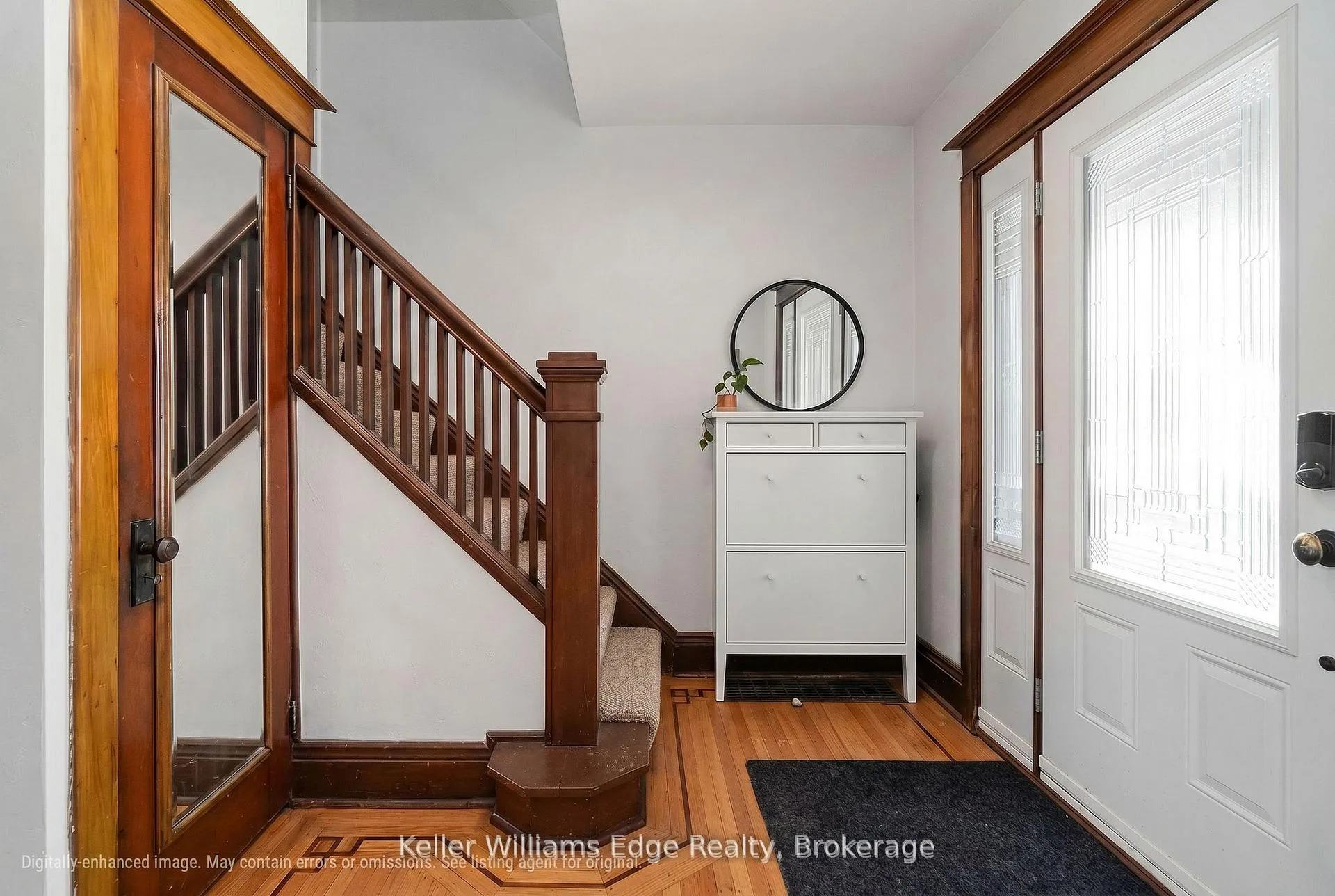 Photo 5 of 37 Wexford Avenue S, Hamilton, Delta — HOMEH