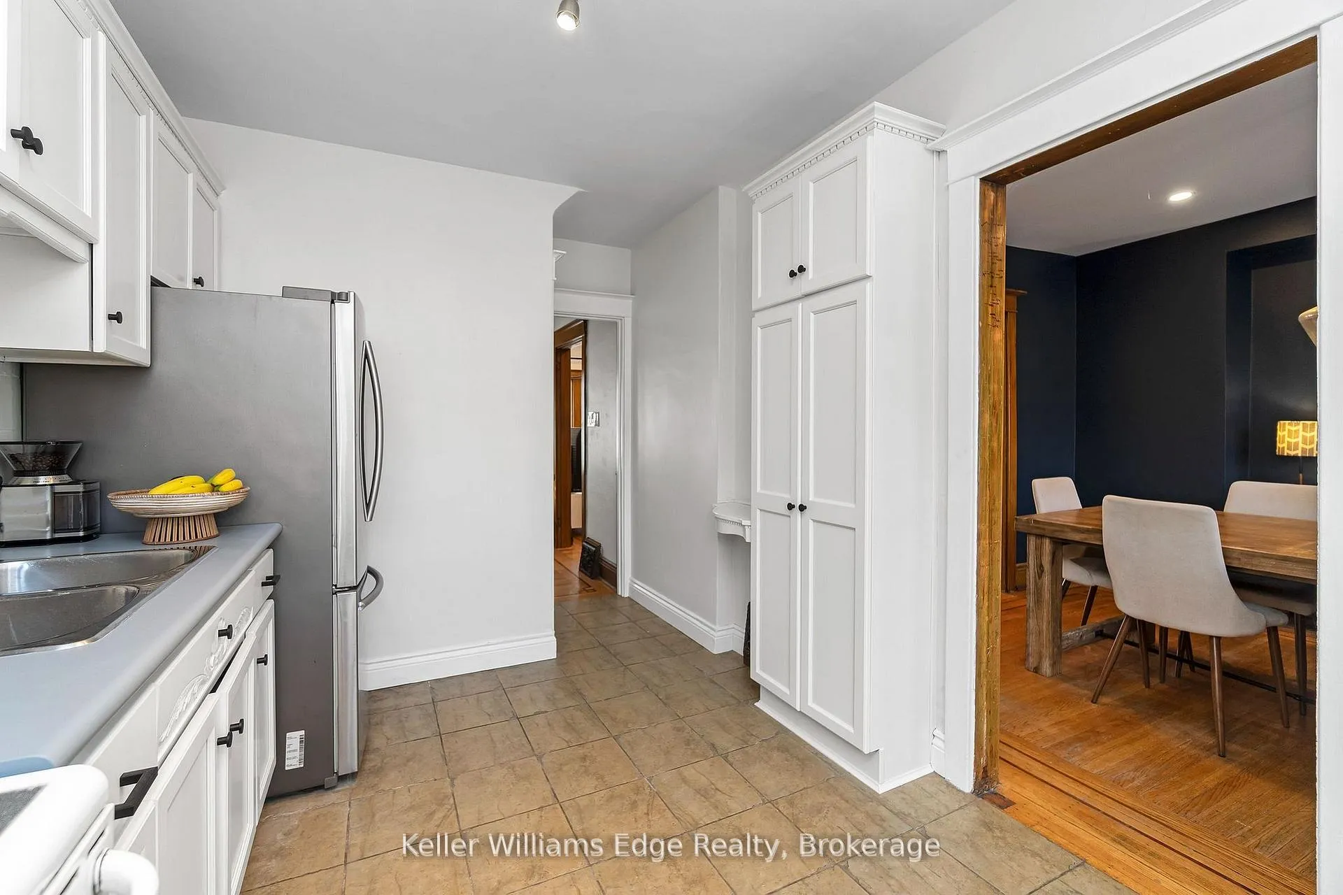 Photo 18 of 37 Wexford Avenue S, Hamilton, Delta — HOMEH