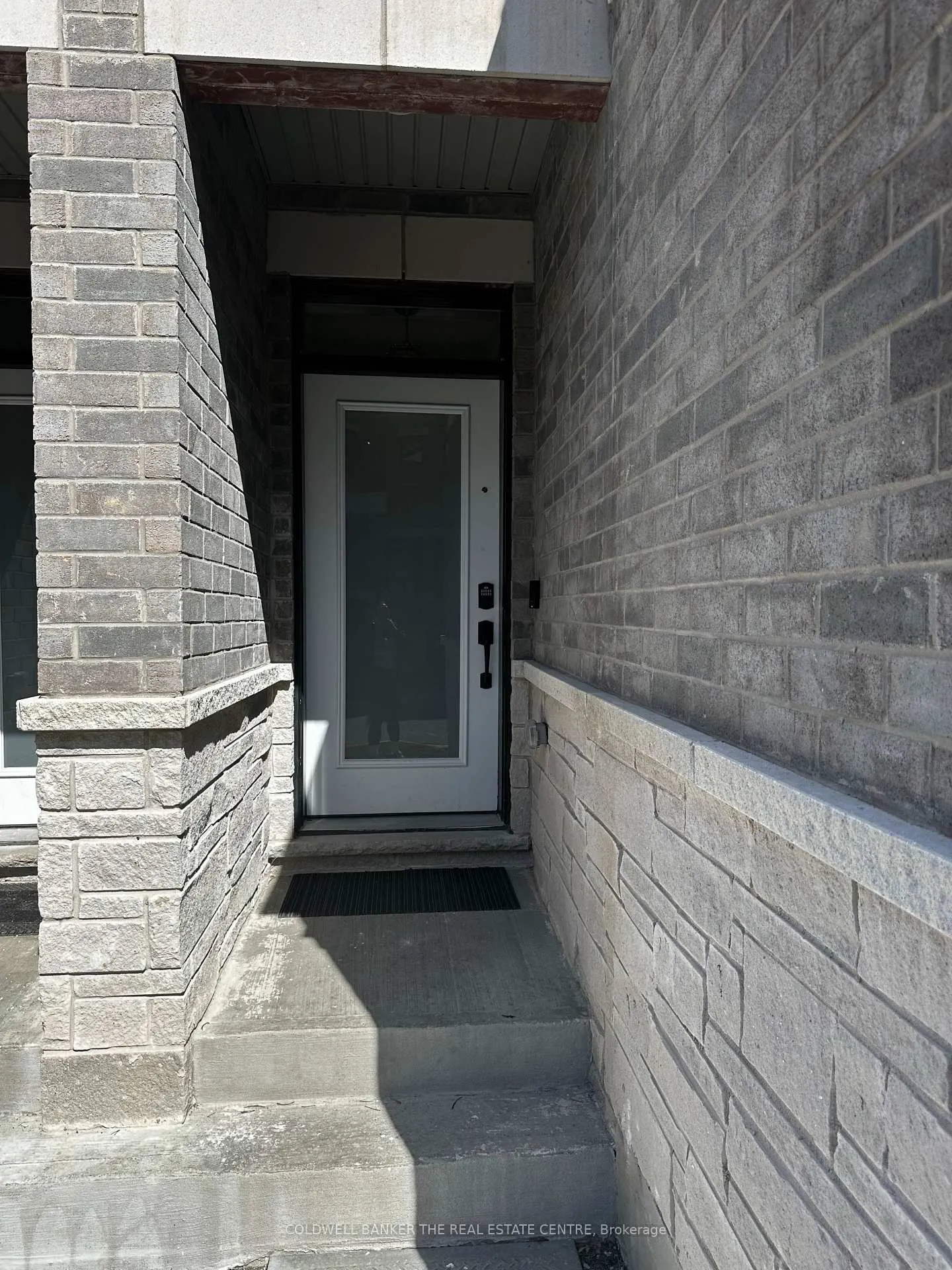 Photo 3 of Unit MAIN, 26 Gerry Henry Lane, Clarington, Courtice — HOMEH