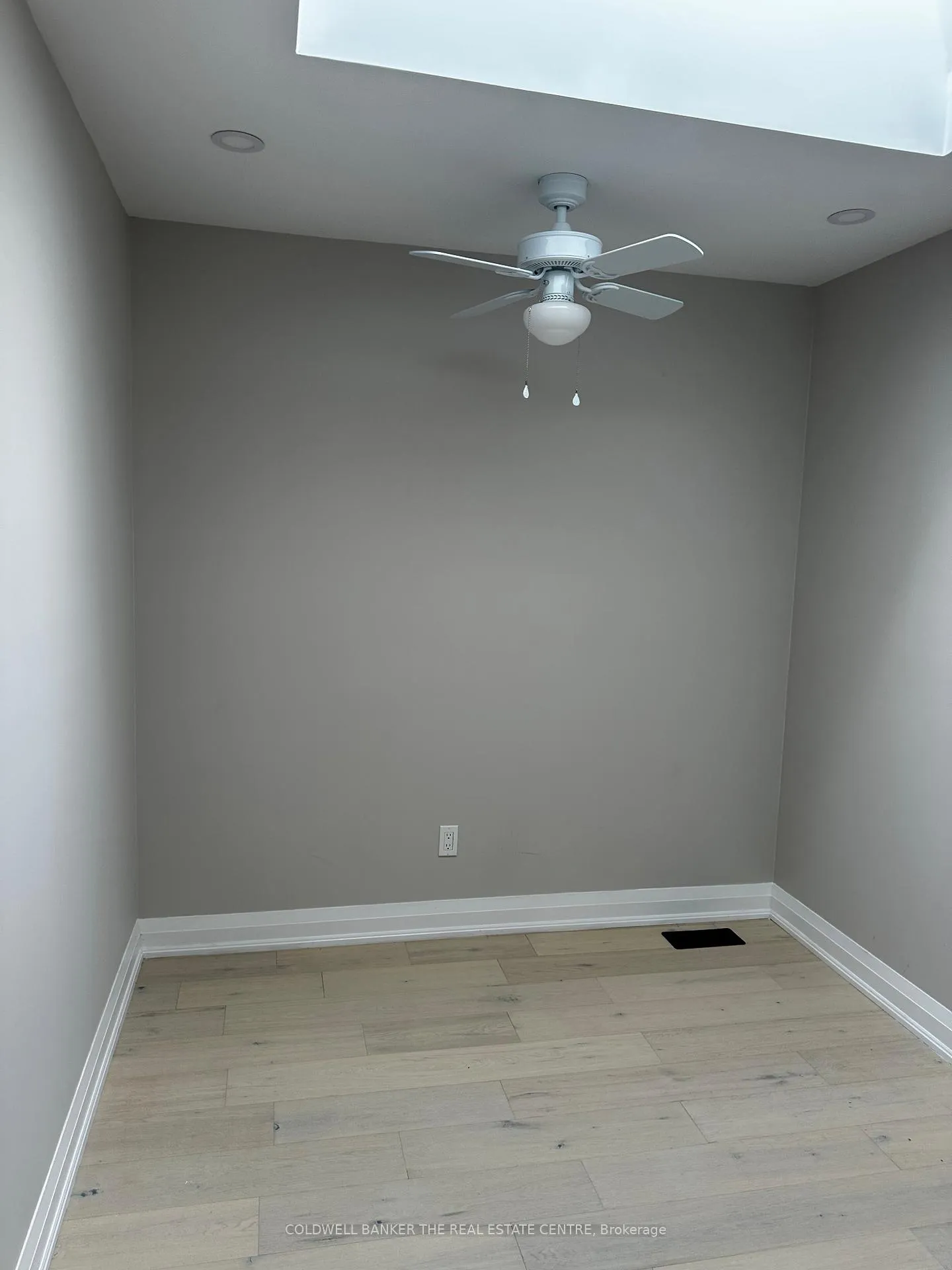 Photo 27 of Unit MAIN, 26 Gerry Henry Lane, Clarington, Courtice — HOMEH