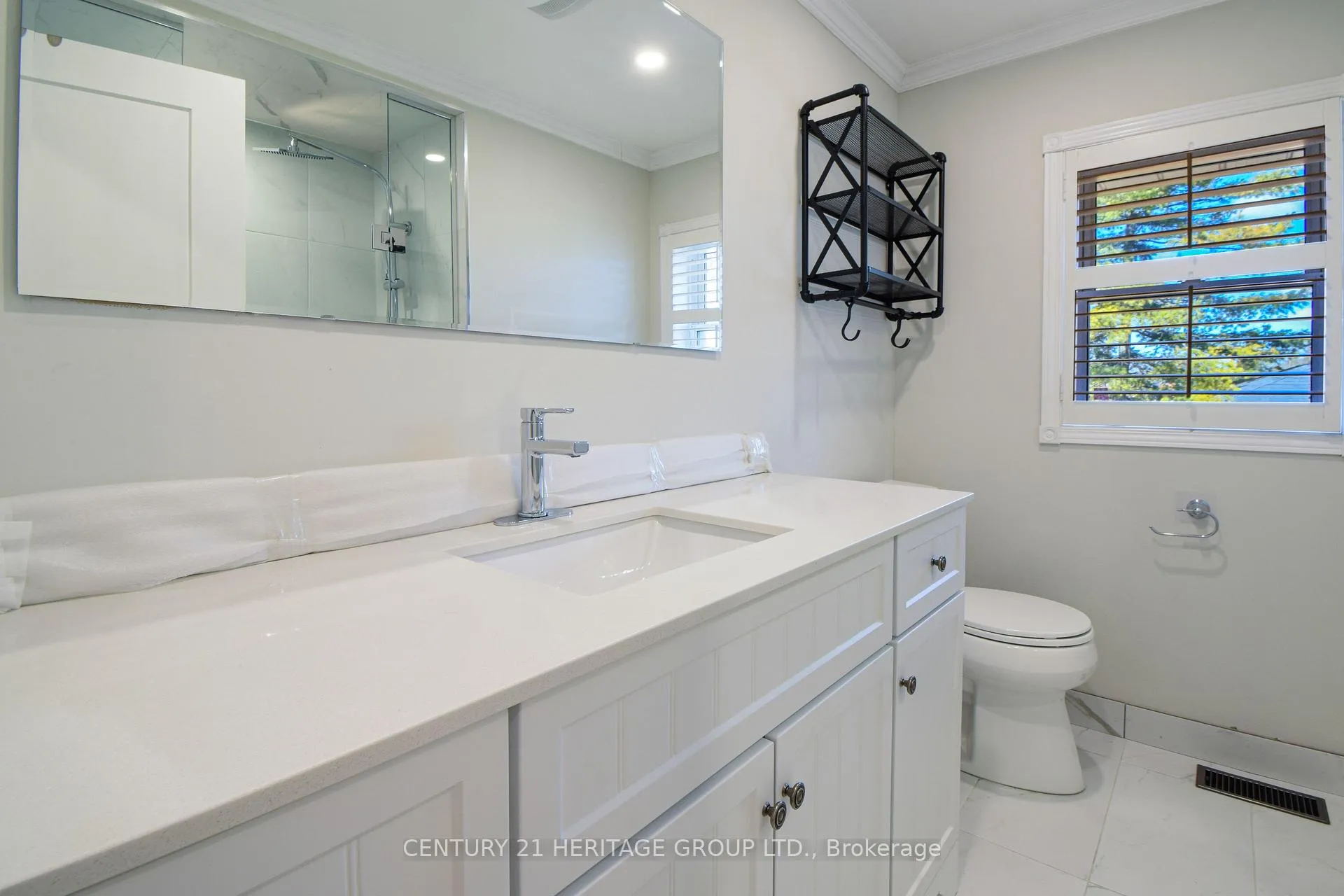 Photo 9 of 114 Elizabeth Grove, King, King City — HOMEH